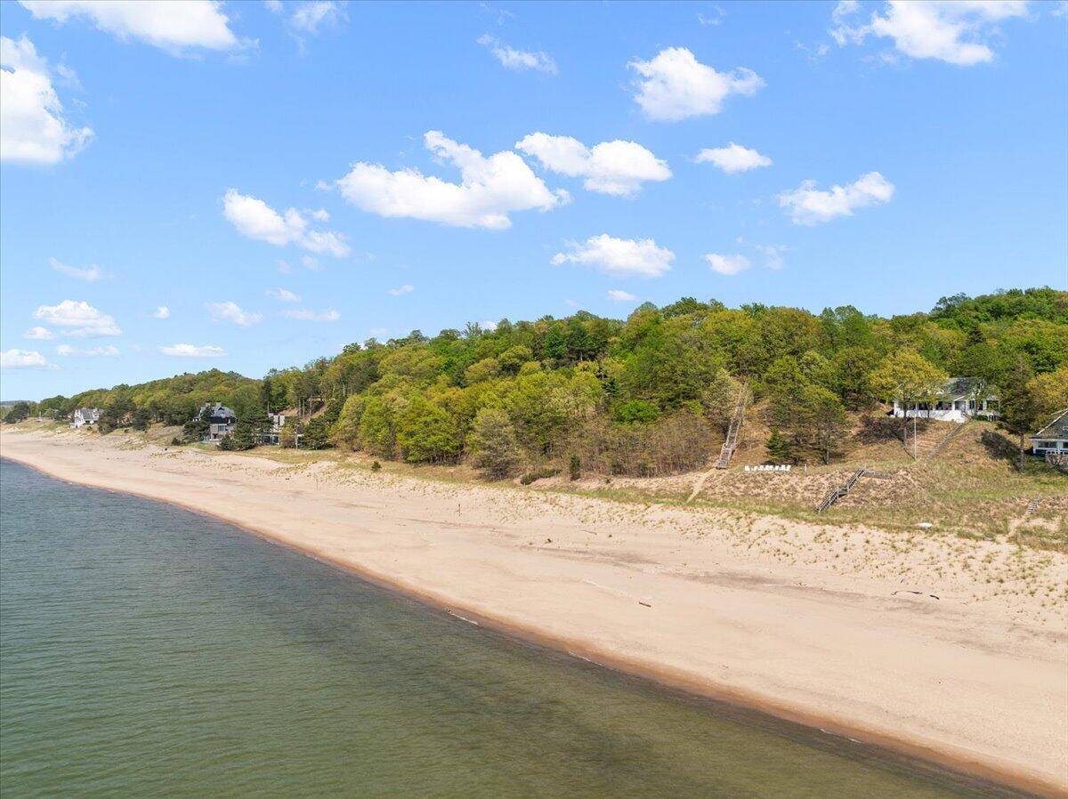 Saugatuck, MI 49453,690 Dunegrass Circle Drive