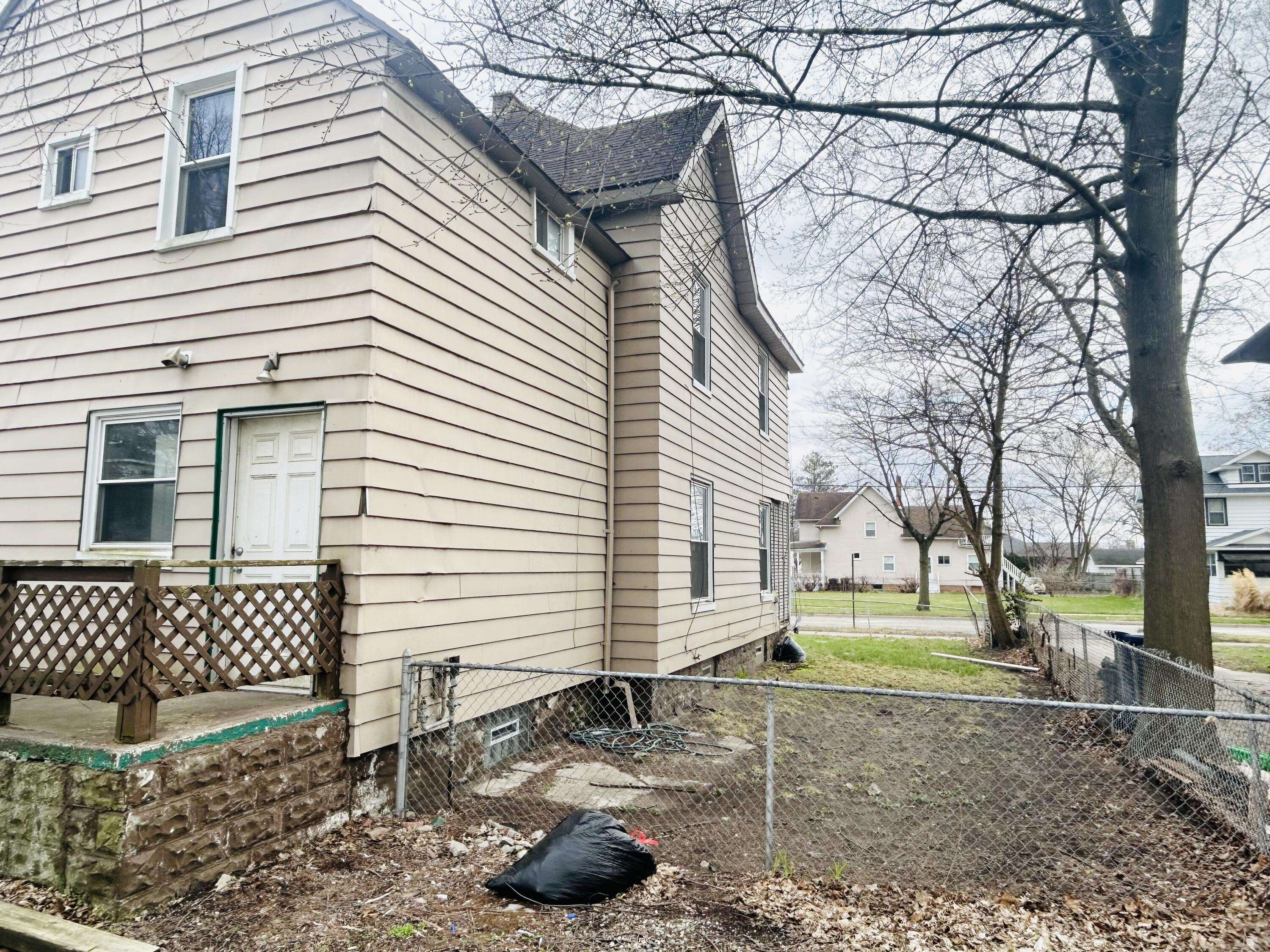 Jackson, MI 49202,1520 E Ganson Street