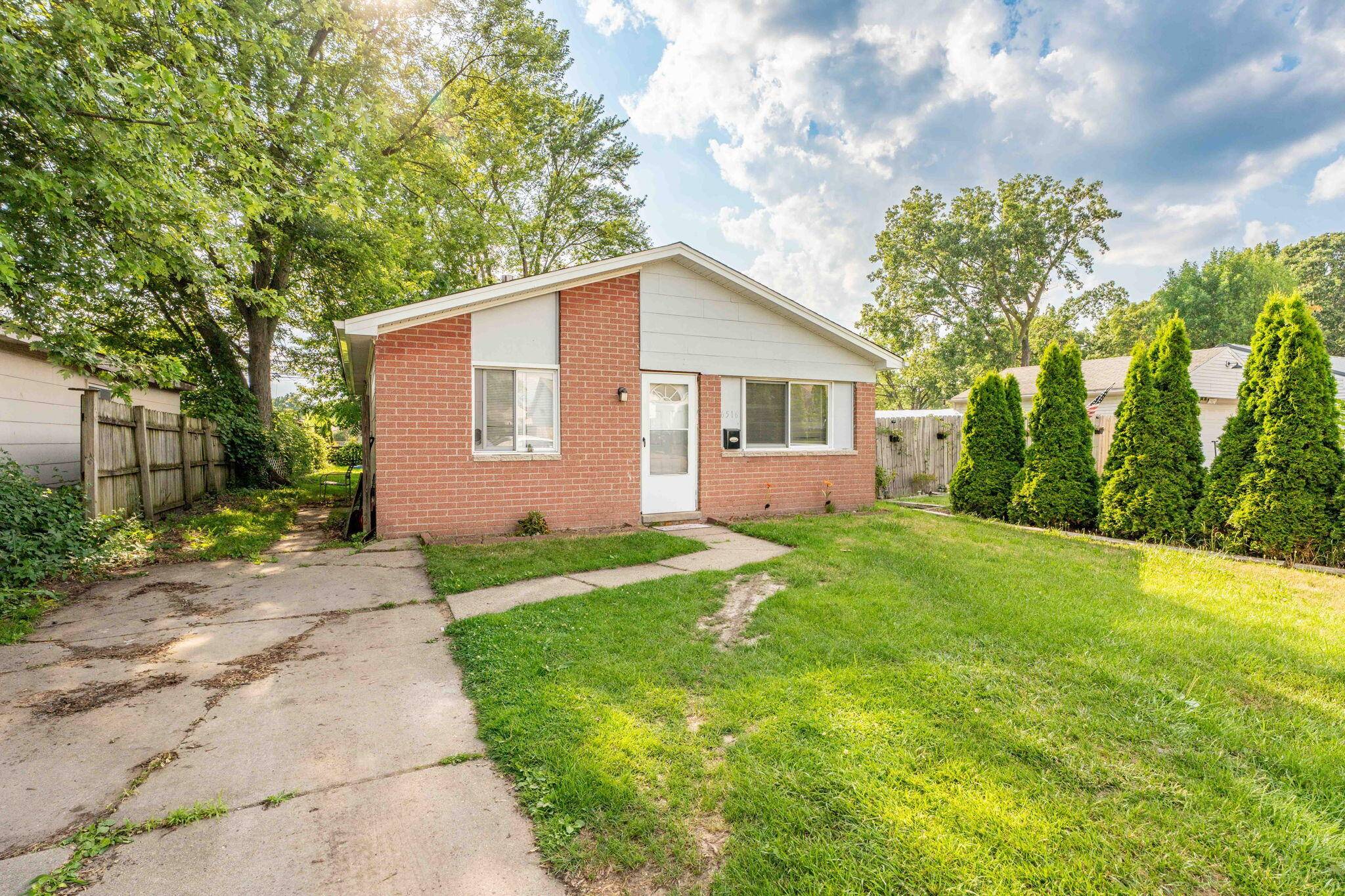 Taylor, MI 48180