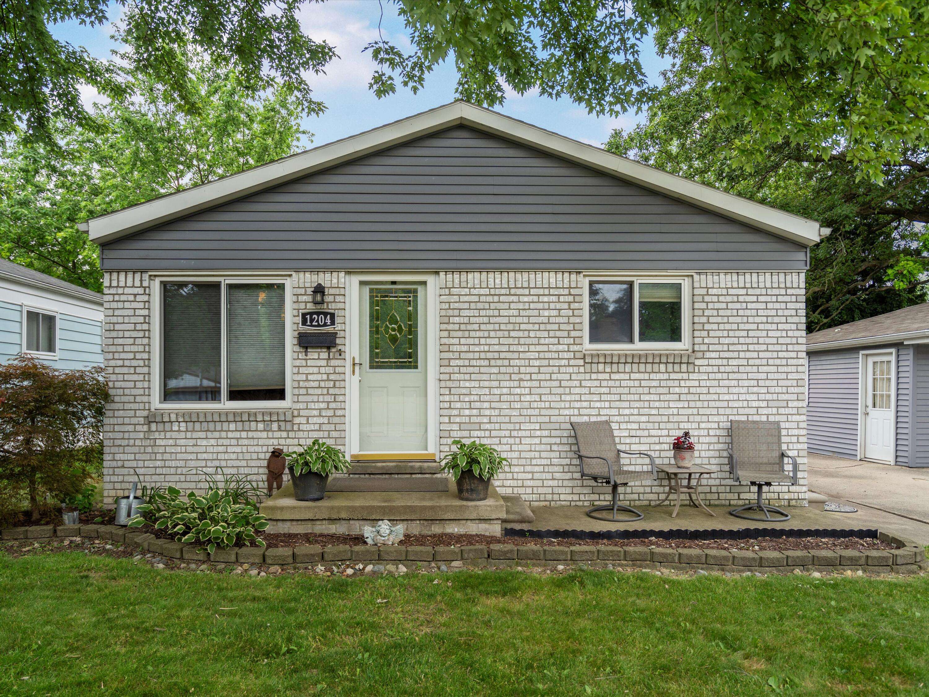 Royal Oak, MI 48067,1204 S Campbell Road