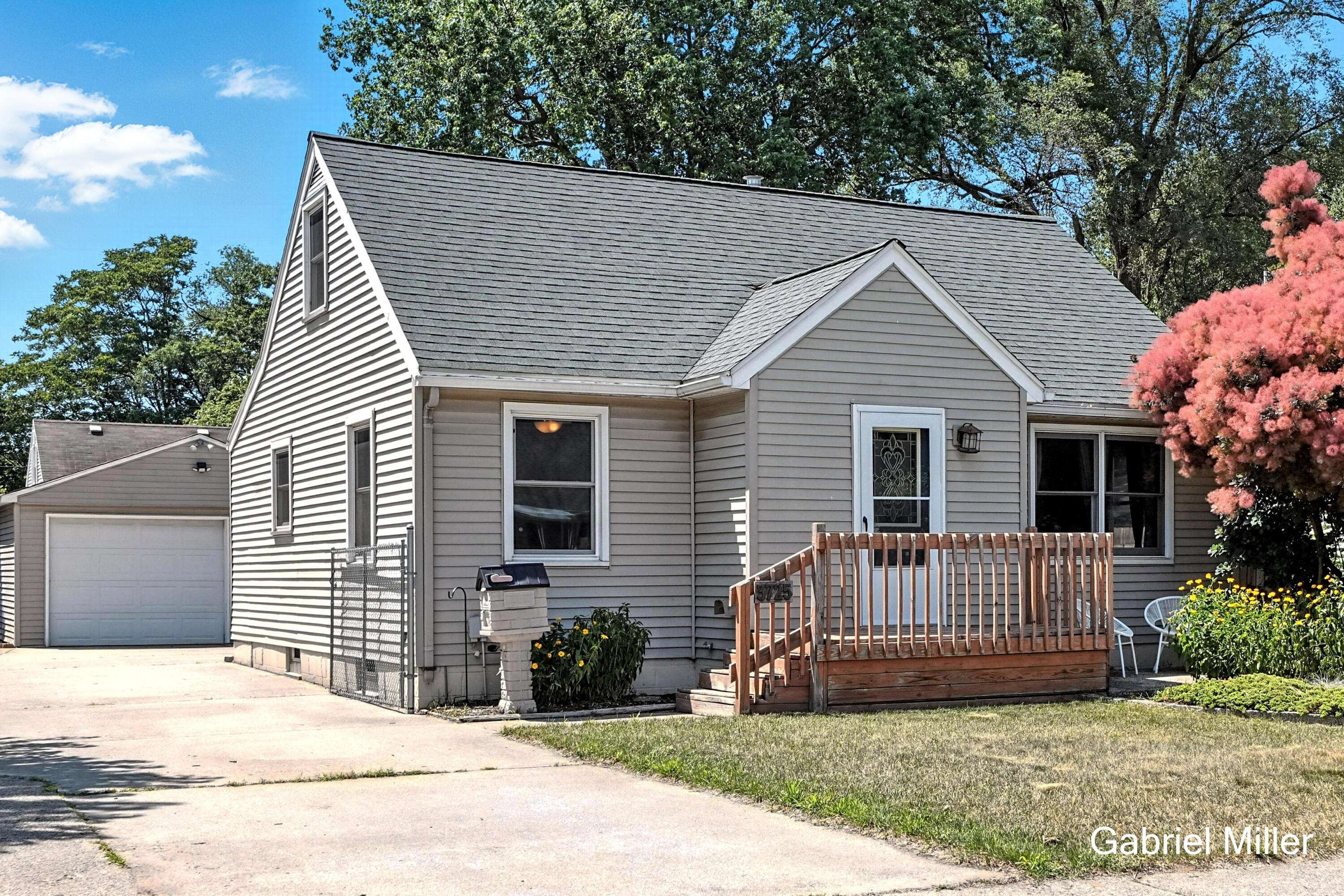Wyoming, MI 49509,3725 Colby SW Avenue