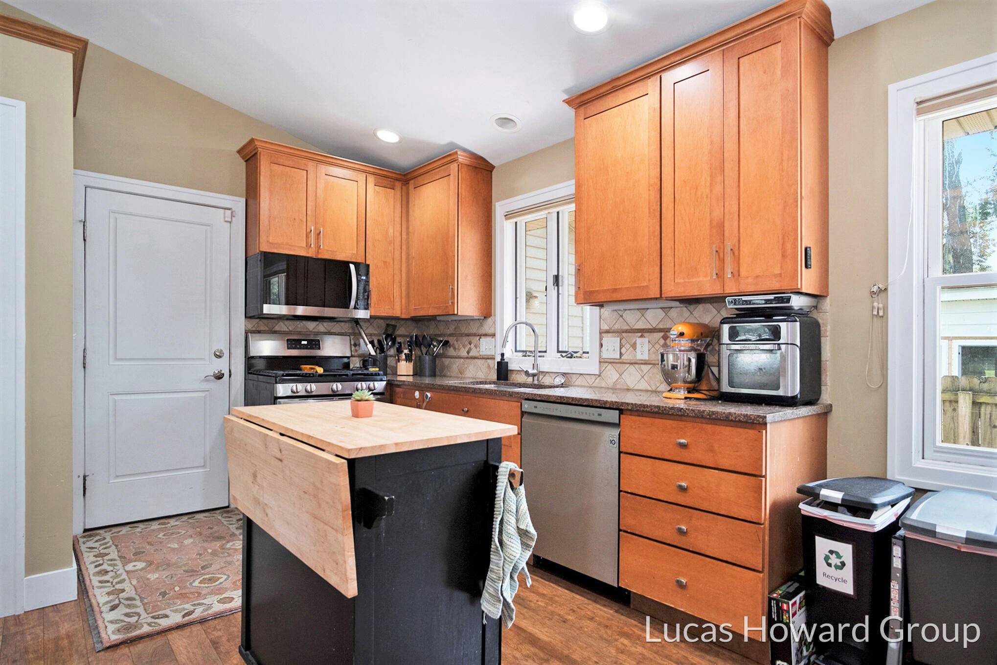 Grand Rapids, MI 49534,1003 Kusterer NW Drive