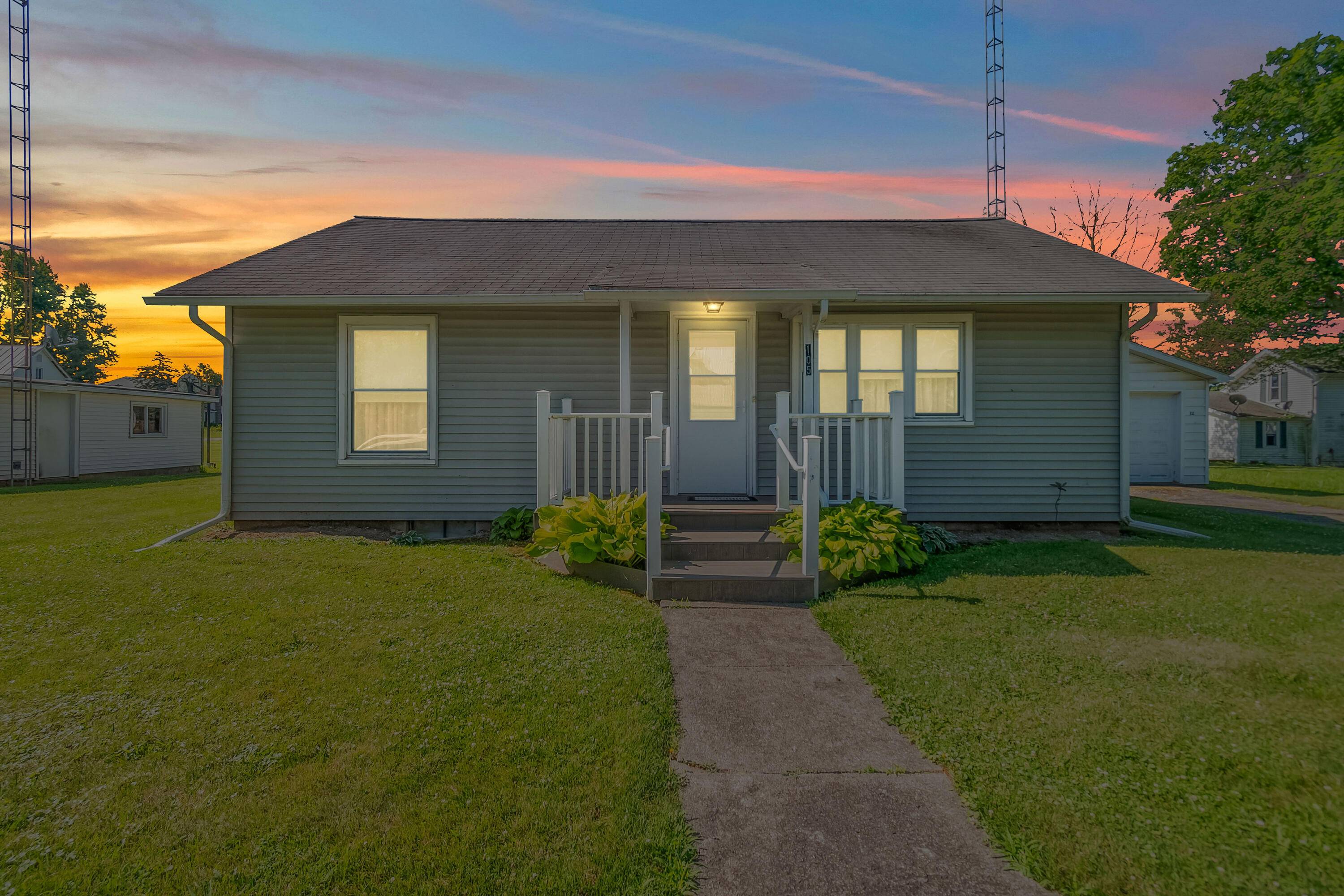 Waldron, MI 49288,105 Hillsdale Street
