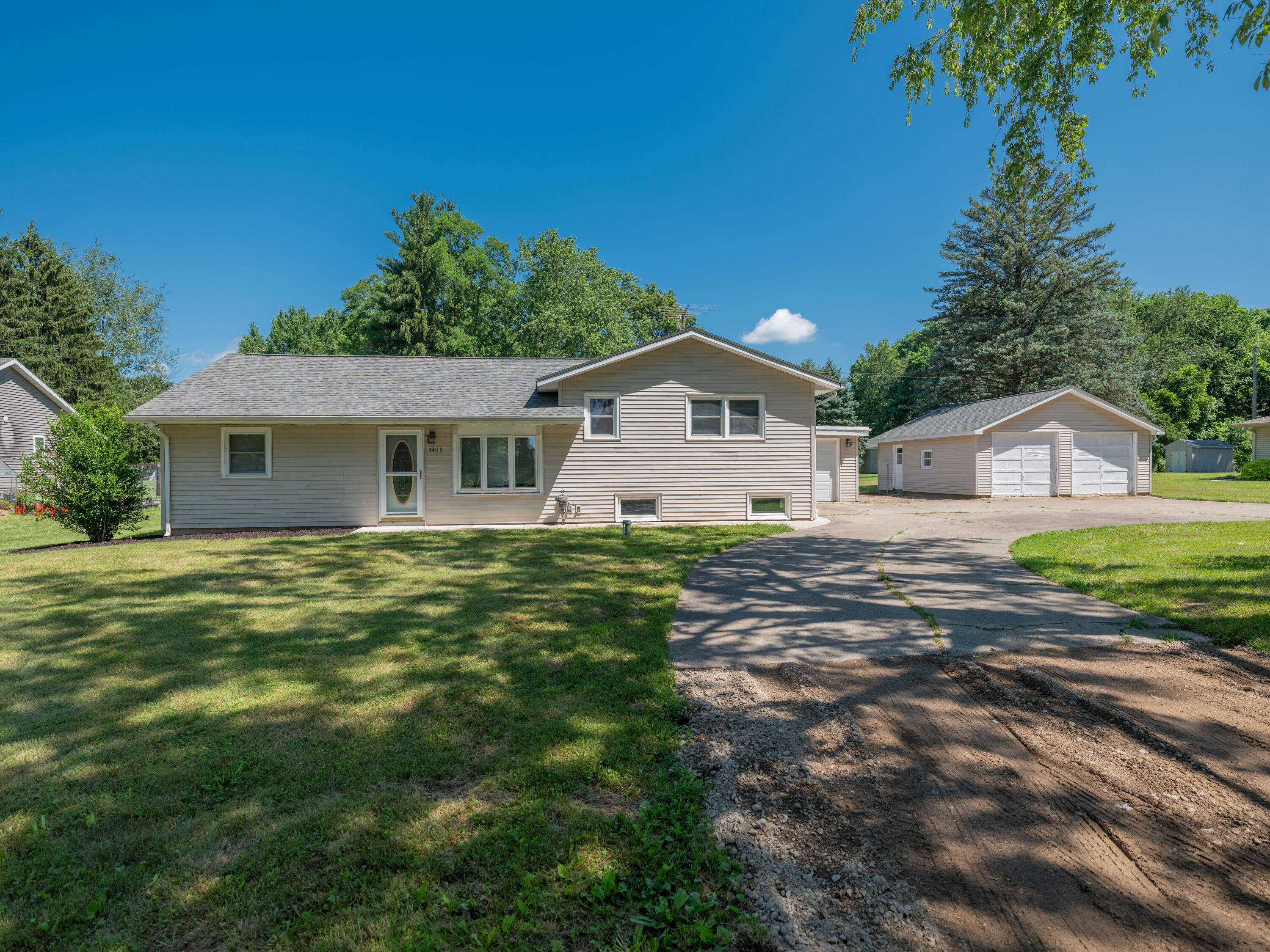 Vicksburg, MI 49097,4409 E T U Avenue