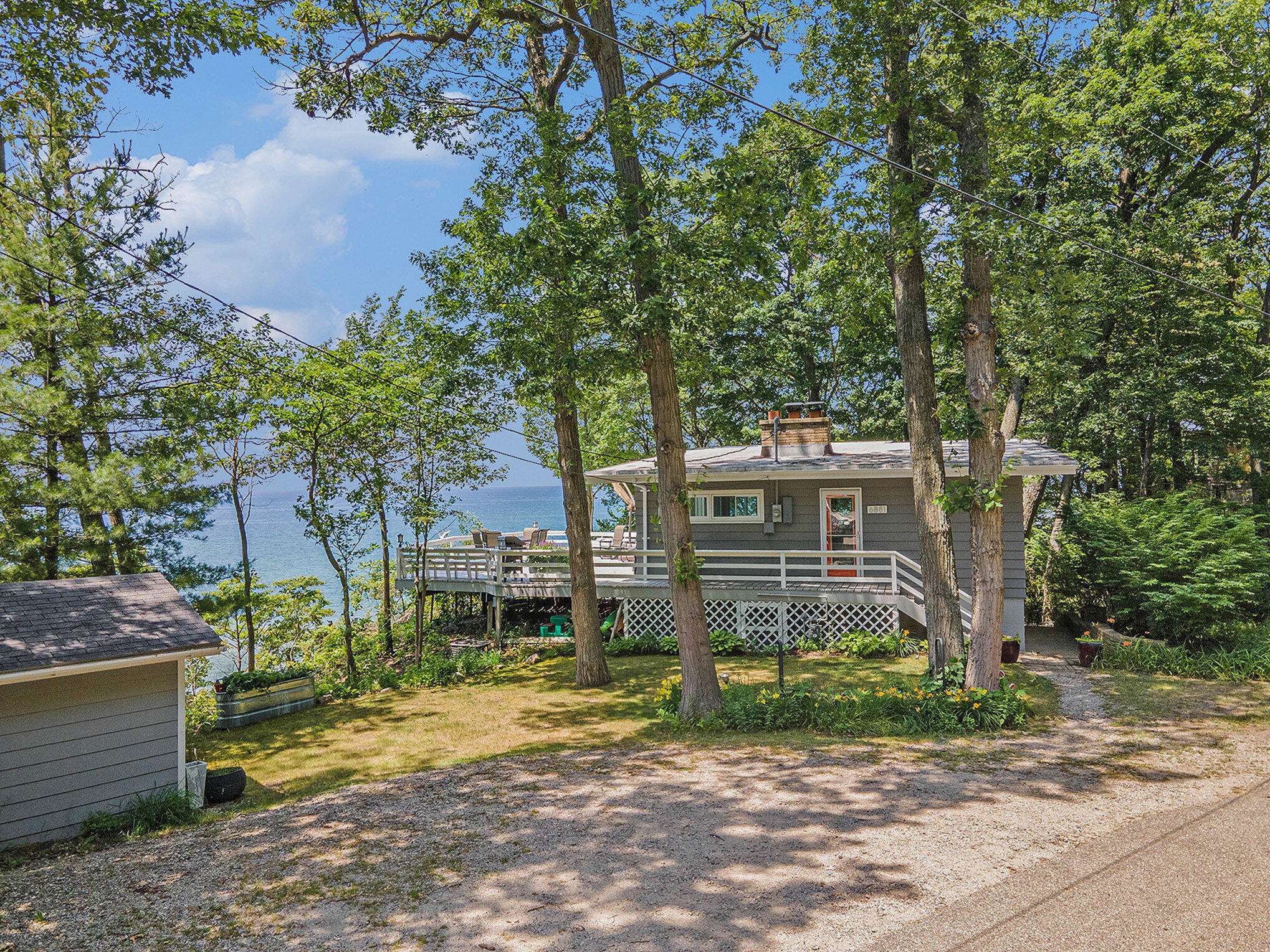 West Olive, MI 49460,6881 Helena Street