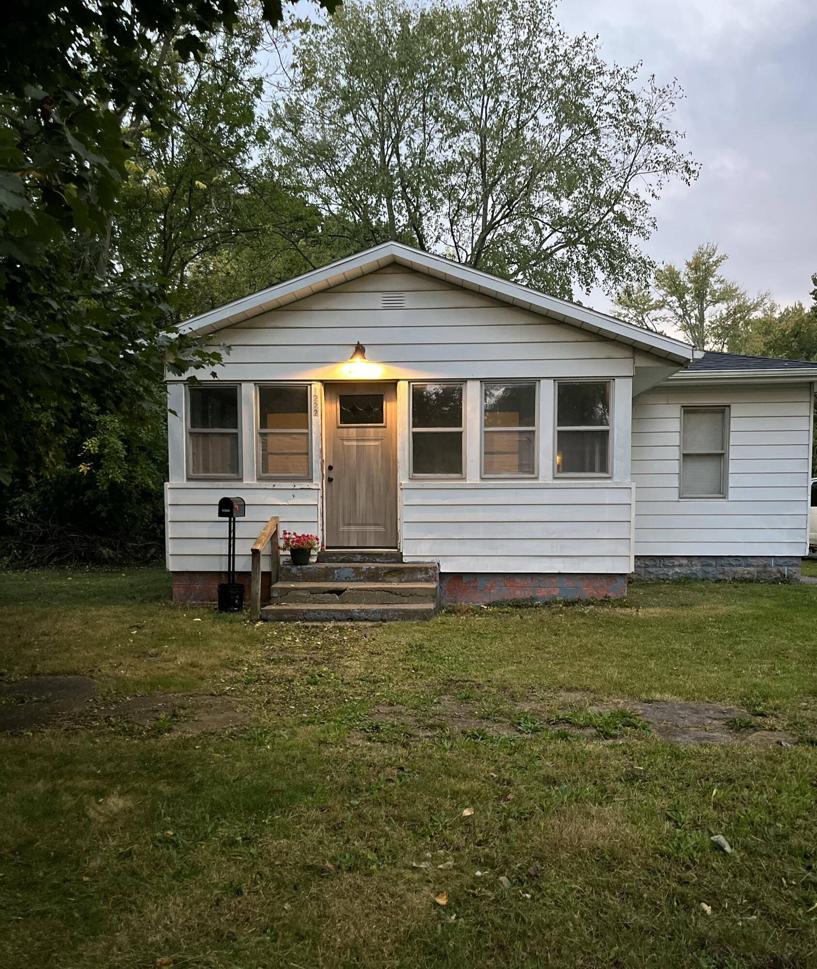 Niles, MI 49120,1222 N N 9th St. Street