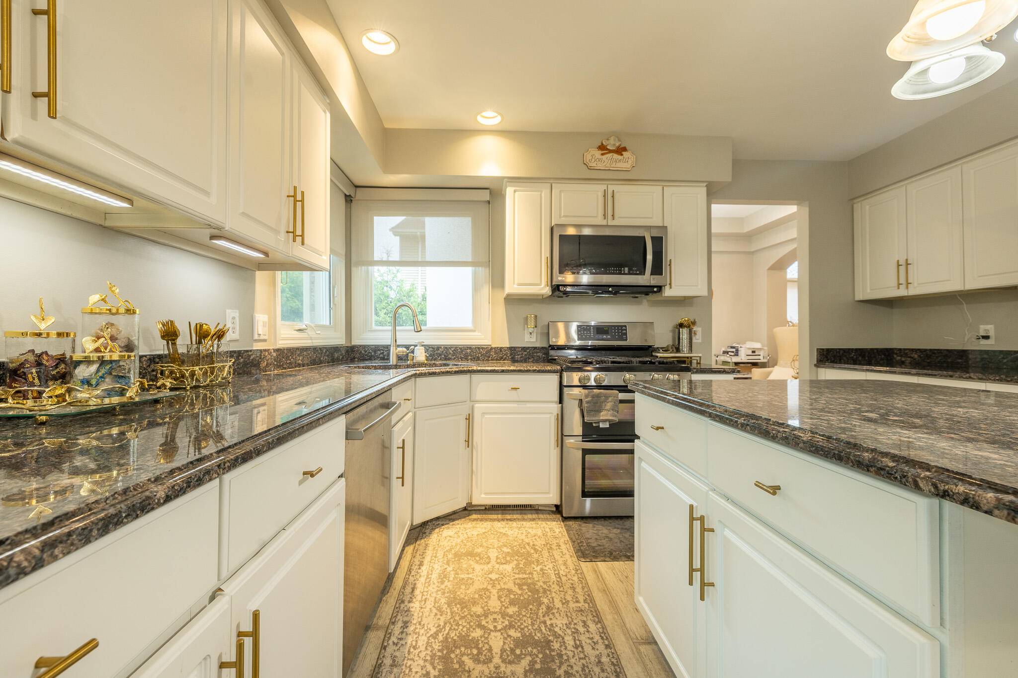 Canton, MI 48187,45801 Henley Drive