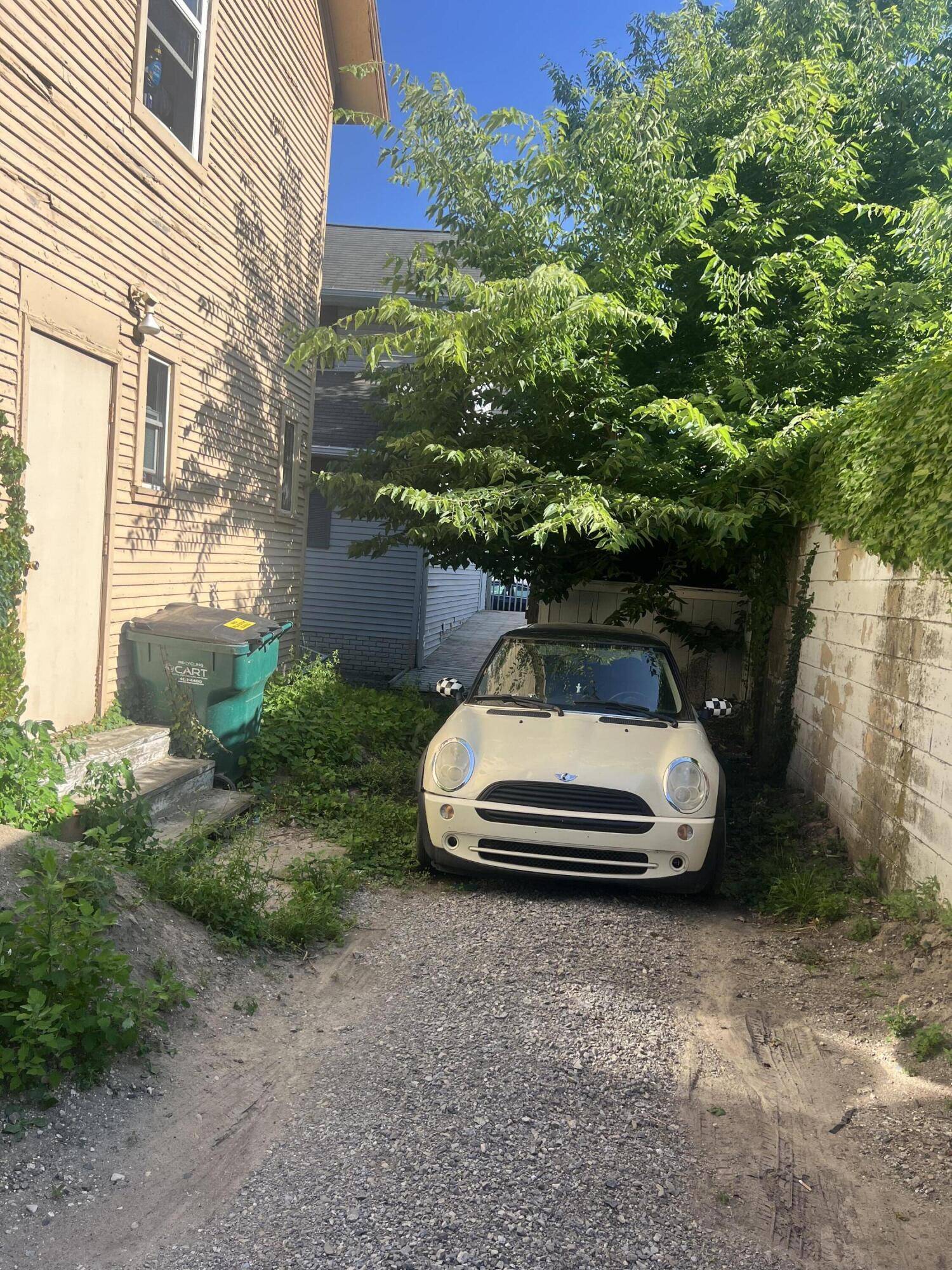Lansing, MI 48933,509 N Walnut Street