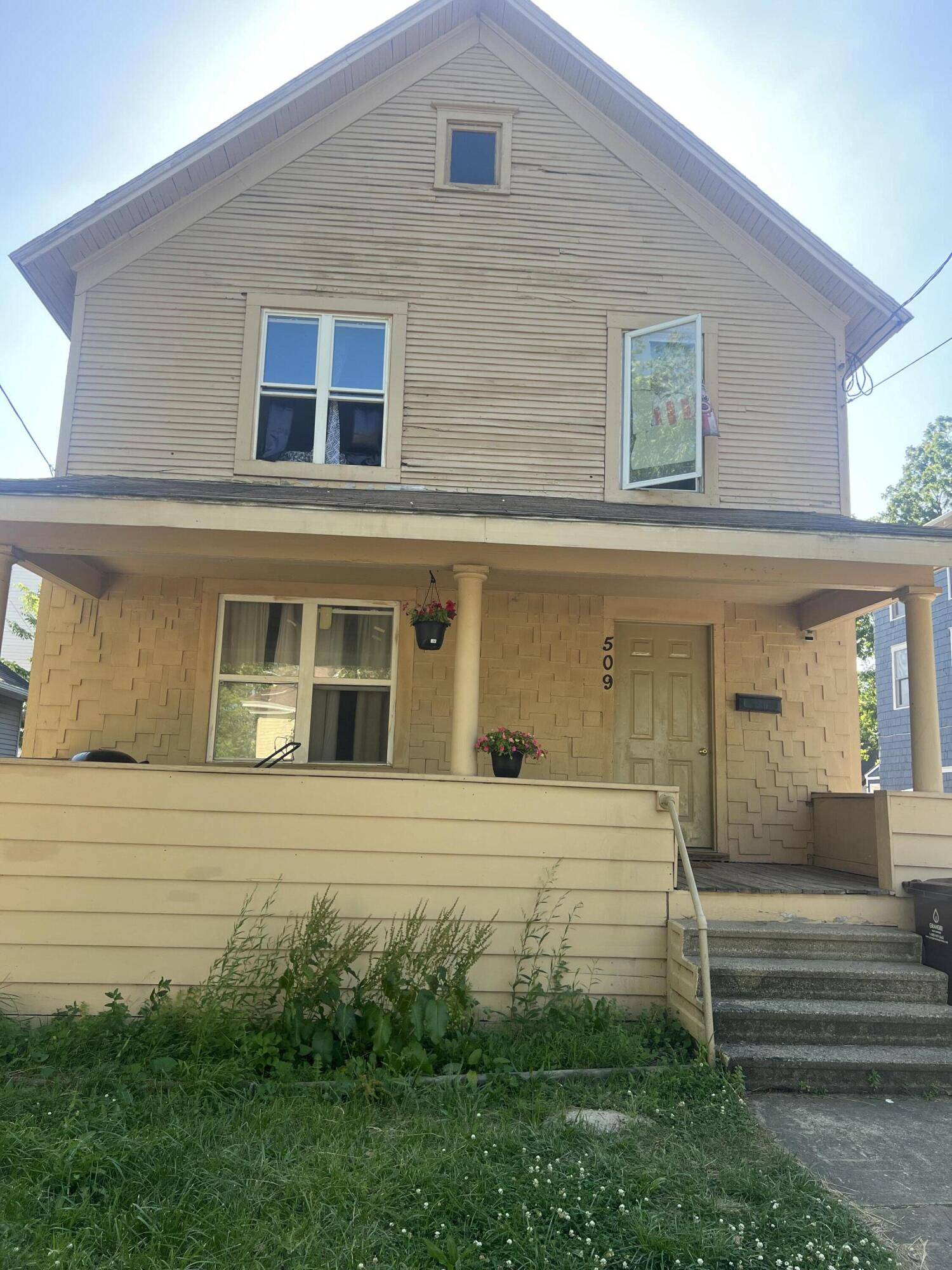 Lansing, MI 48933,509 N Walnut Street