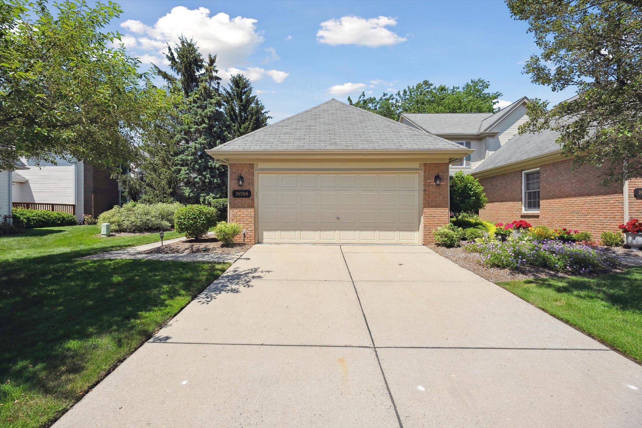 Northville, MI 48168,39788 Village Run Drive