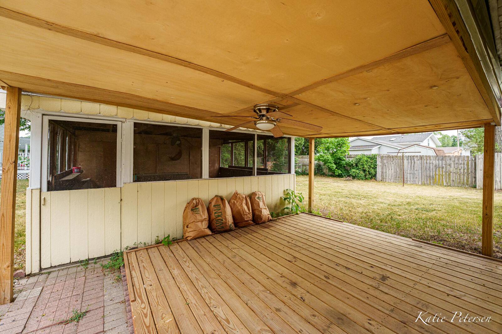 Grand Rapids, MI 49548,121 Murray SW Street