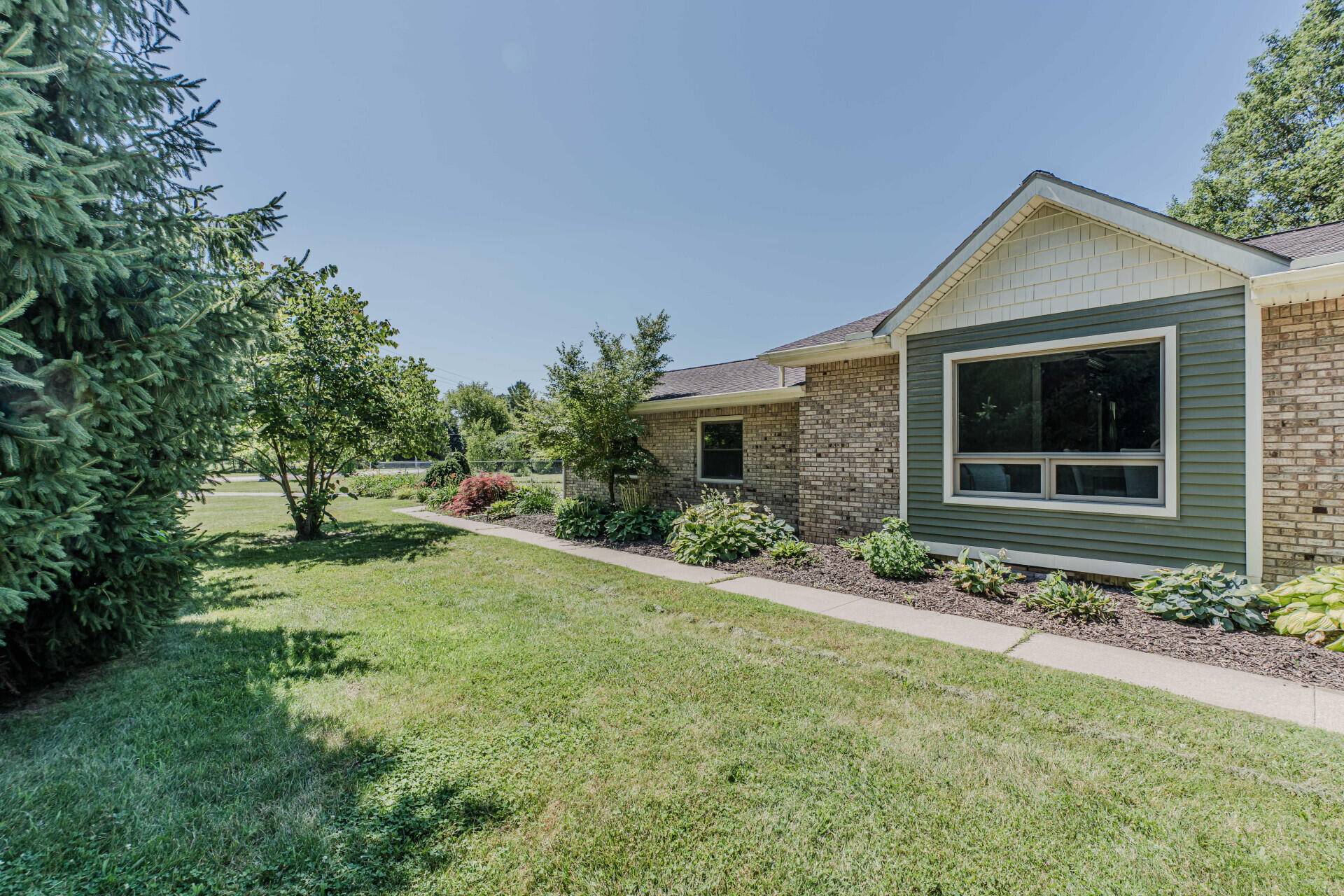 Saline, MI 48176,7532 Dell Road