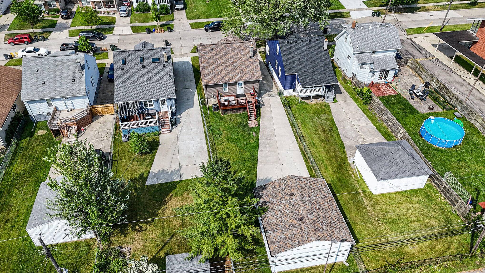 Saint Clair Shores, MI 48082,23926 Elmira Street Street