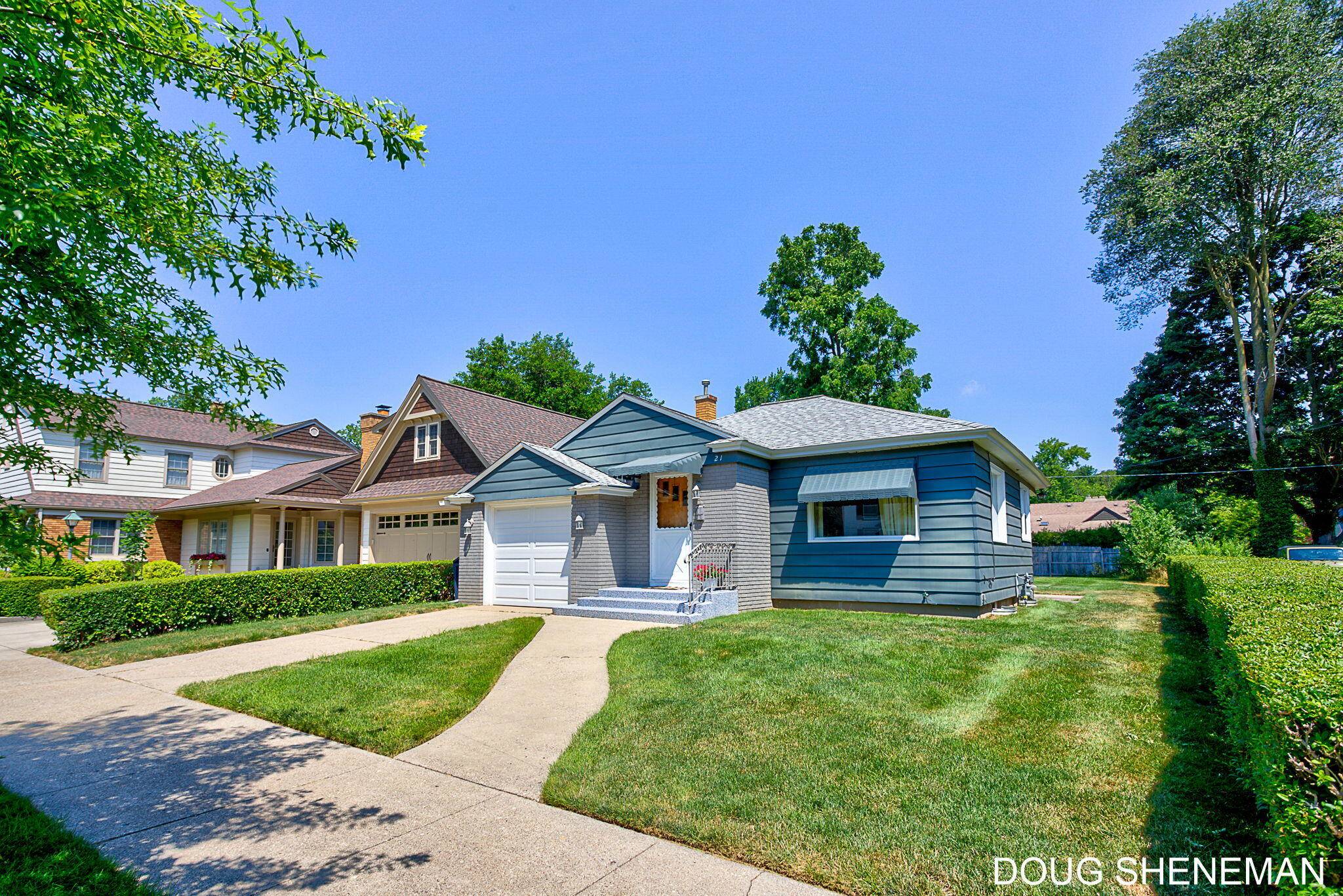Holland, MI 49423,21 W 26th Street