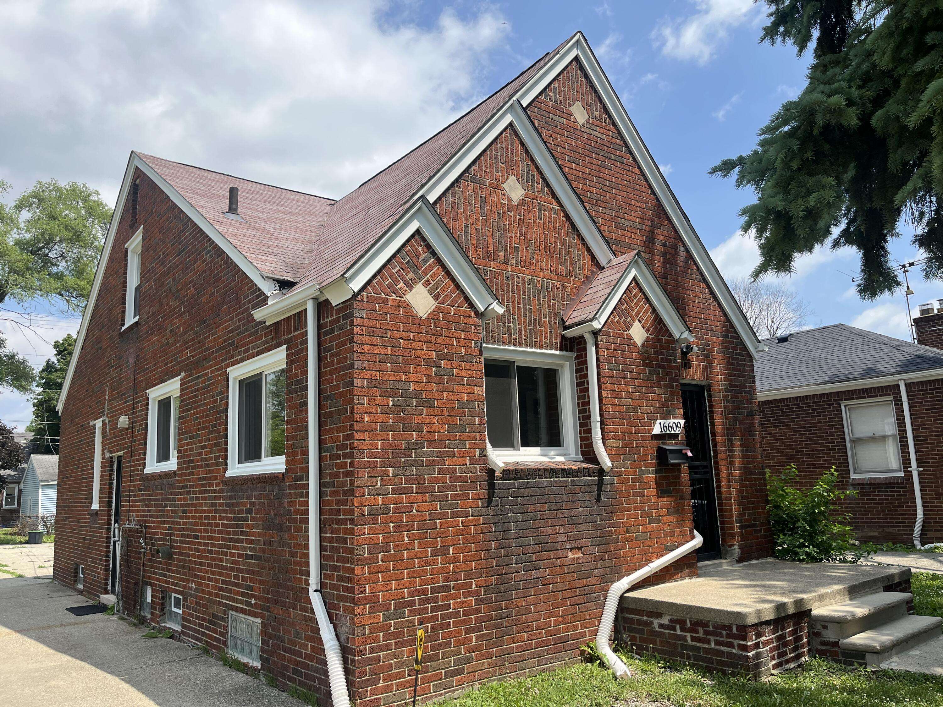 Detroit, MI 48205,16609 Edmore Drive