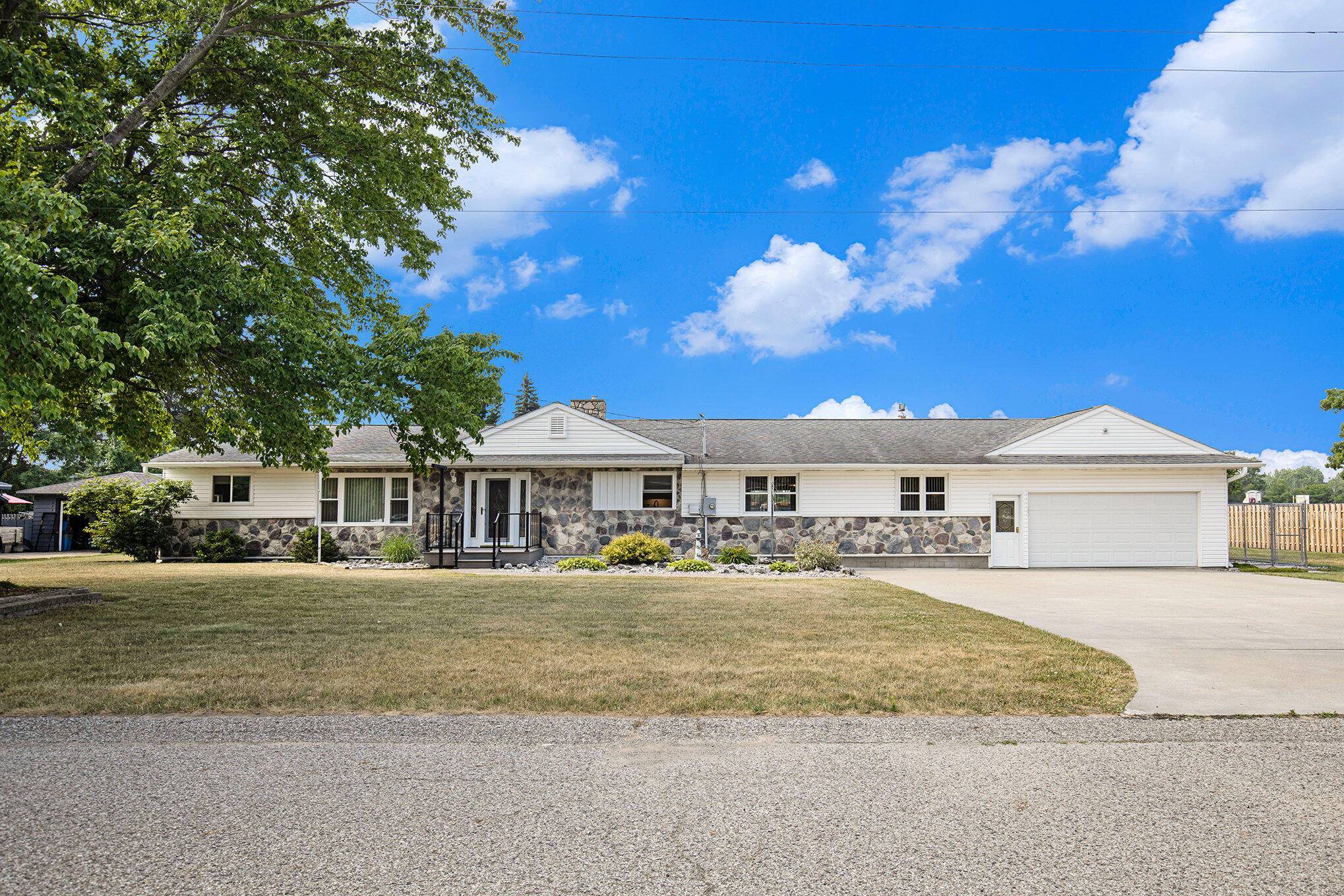 Cedar Springs, MI 49319,236 Jeffrey NE Street