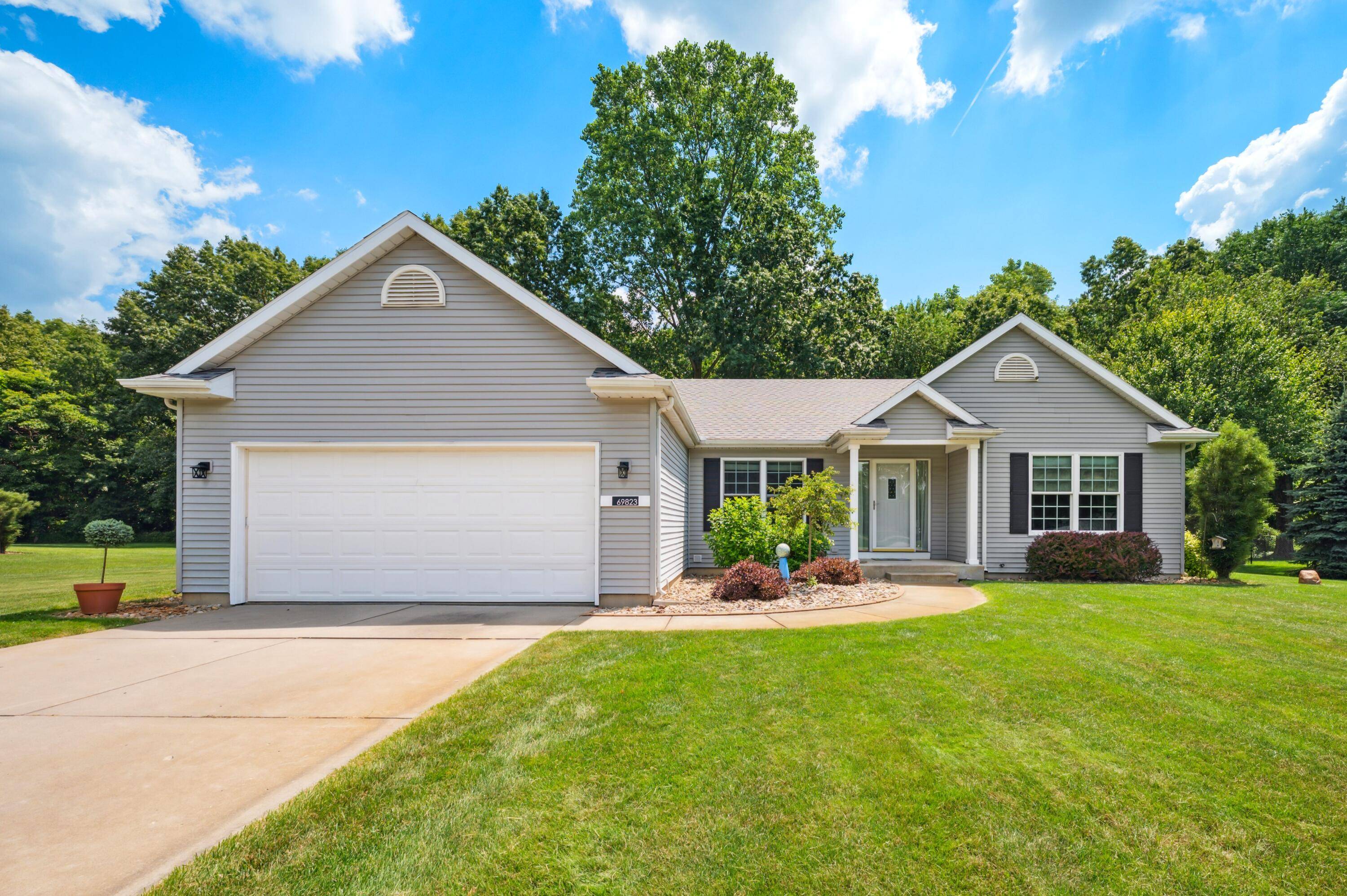 Edwardsburg, MI 49112,69823 Knottingham Lane