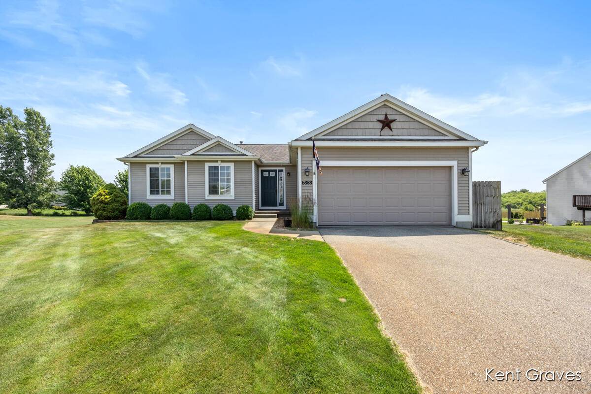 Rockford, MI 49341,6888 Peninsula NE Court