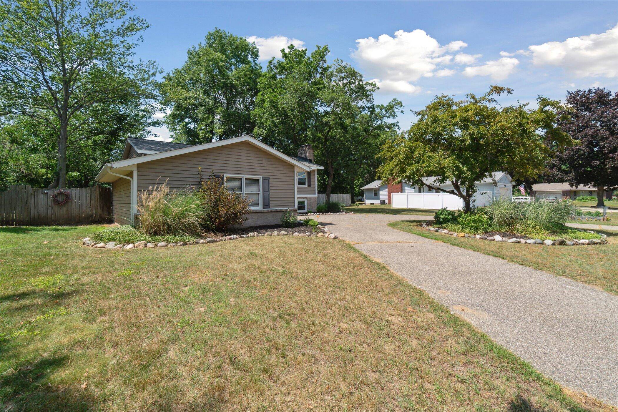 Jenison, MI 49428,7941 Kinmont Court