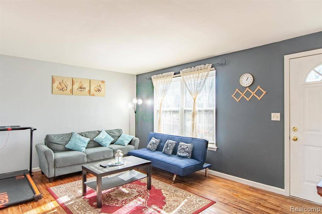 Ann Arbor, MI 48108,2163 Hemlock Drive