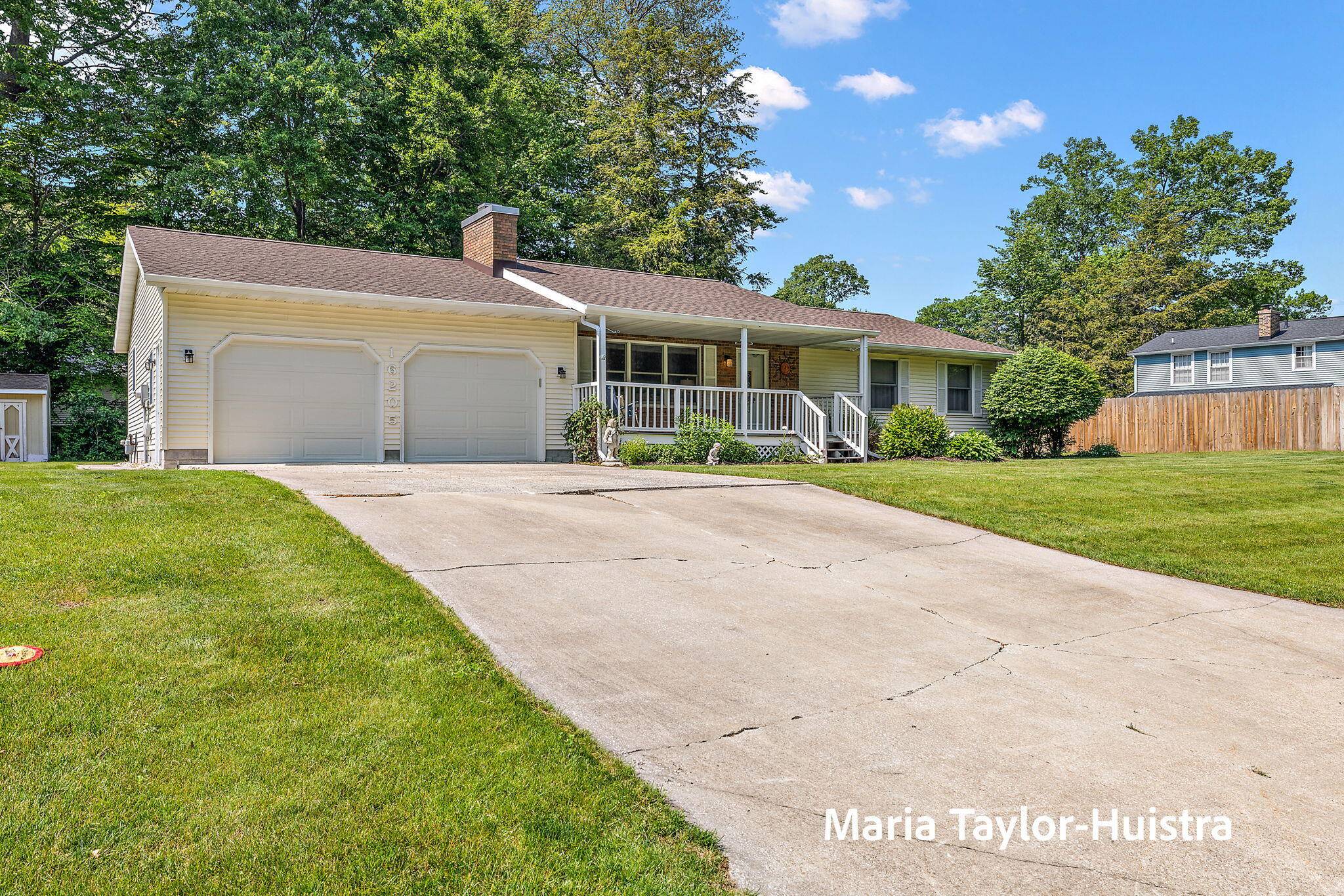 Spring Lake, MI 49456,16205 Suffolk Drive