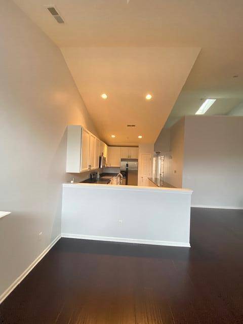 Ann Arbor, MI 48103,119 W Oakbrook Drive