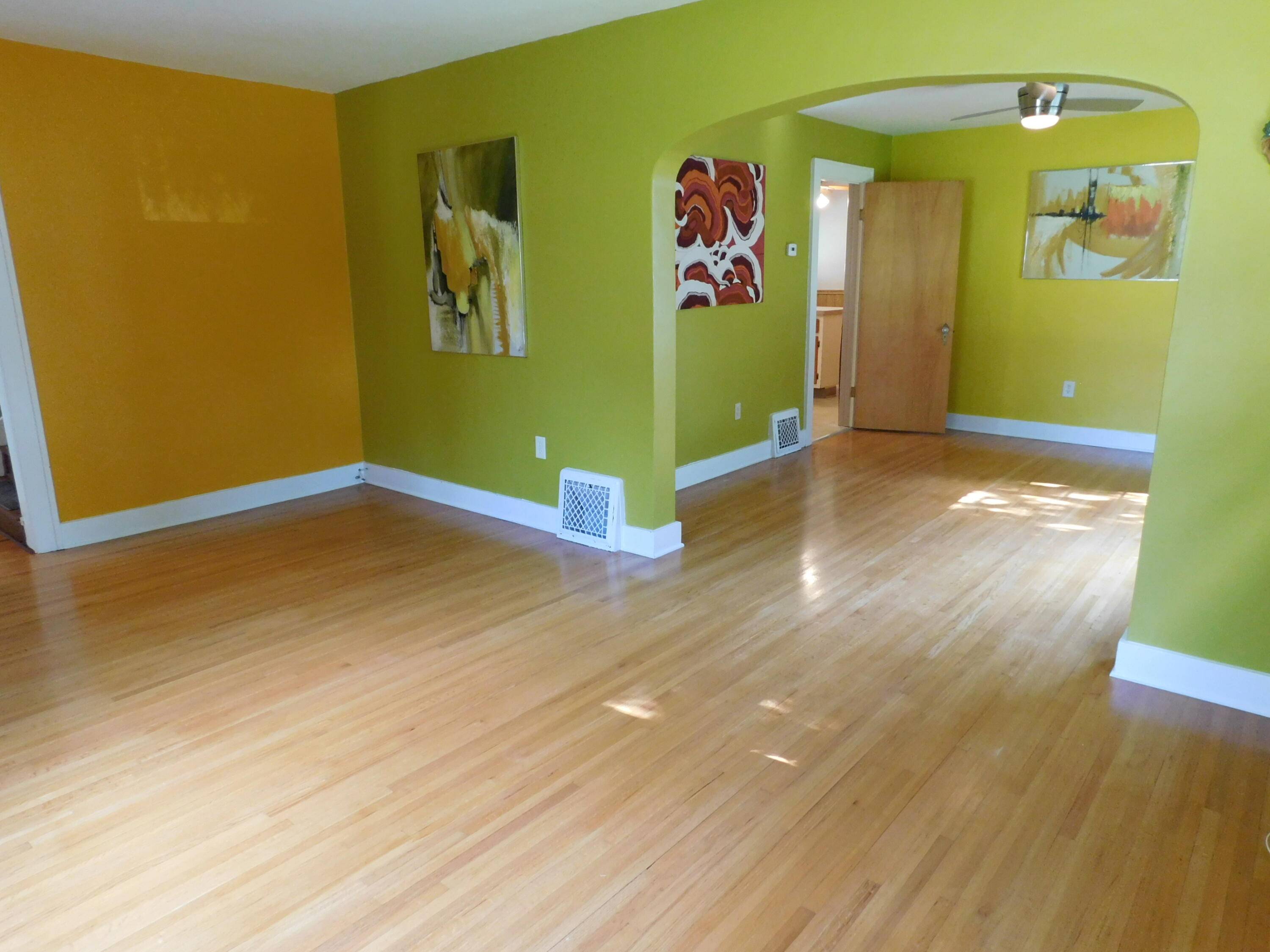 Marshall, MI 49068,842 E Michigan Avenue