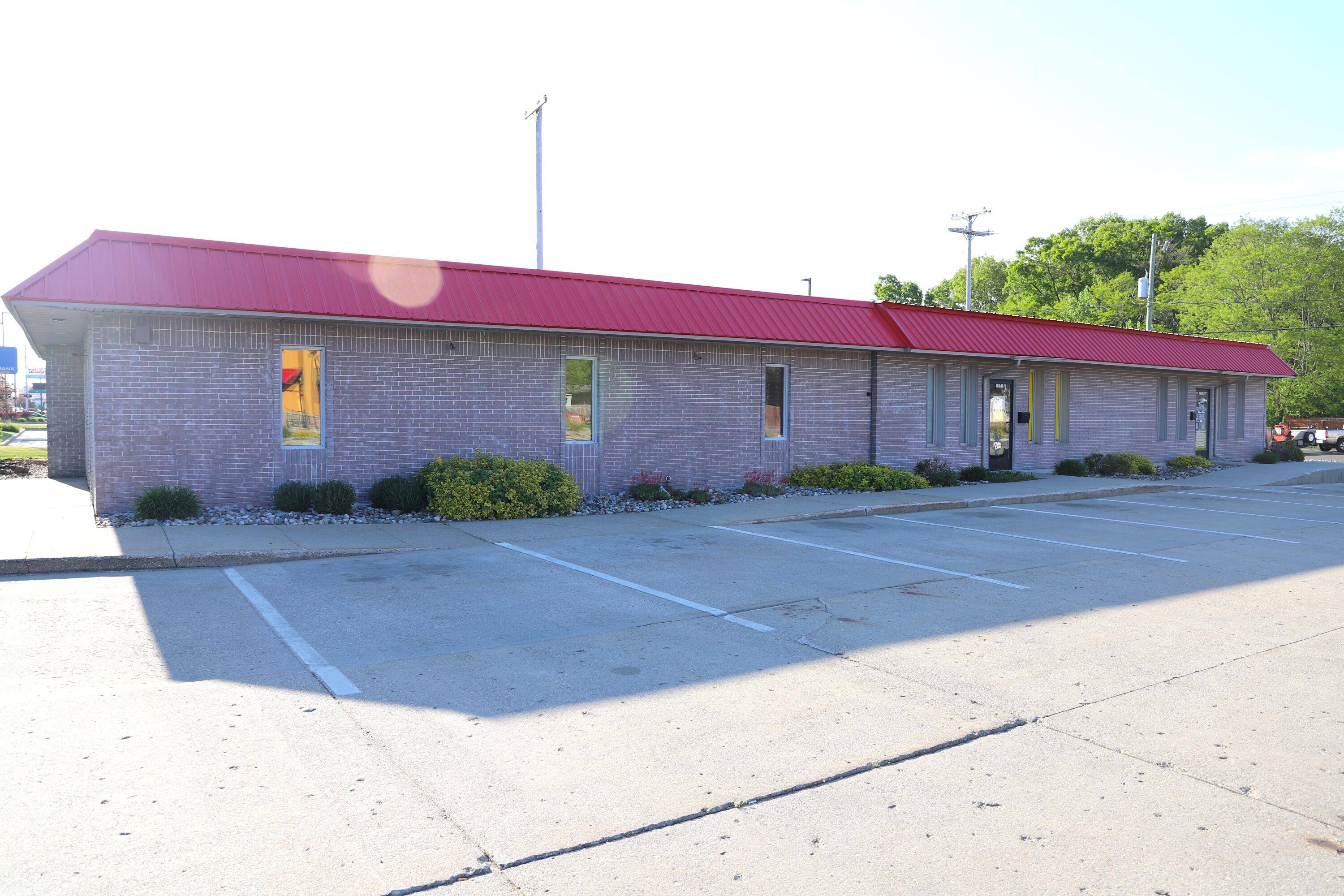 Muskegon, MI 49442,1921 E Apple Avenue