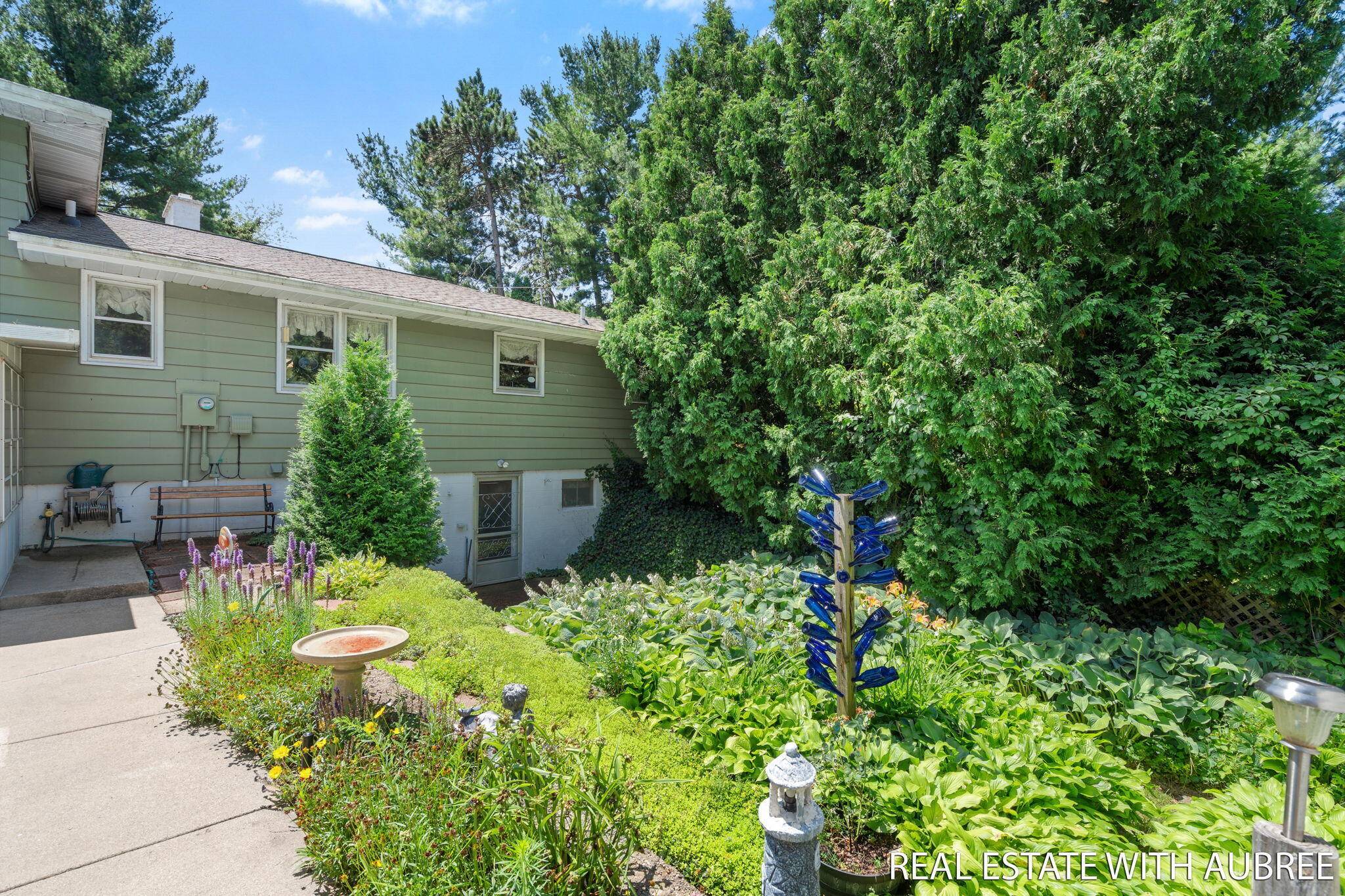 Zeeland, MI 49464,8469 Whispering Pines Court