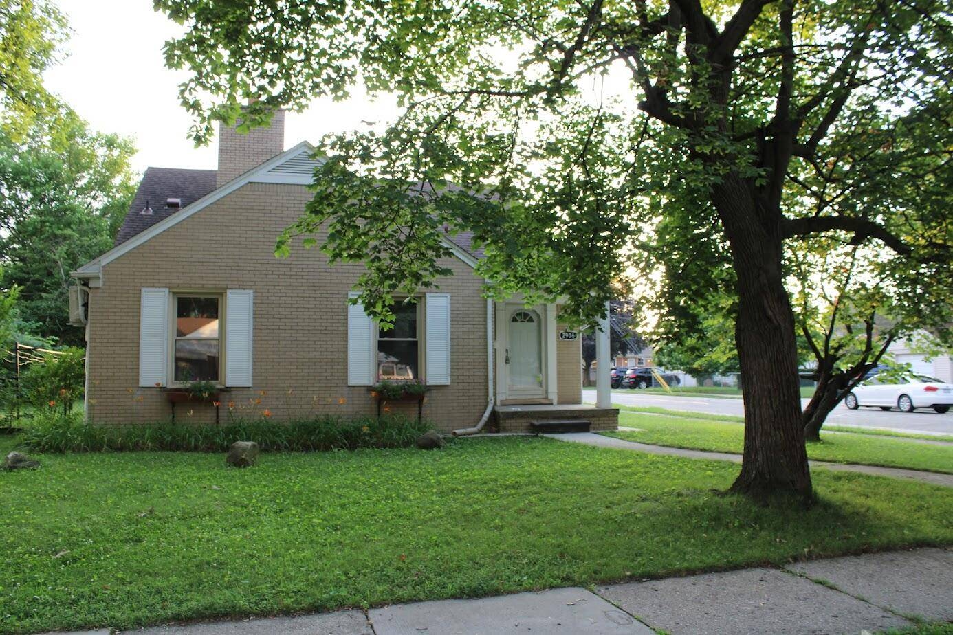 Dearborn, MI 48124,2906 Syracuse Street