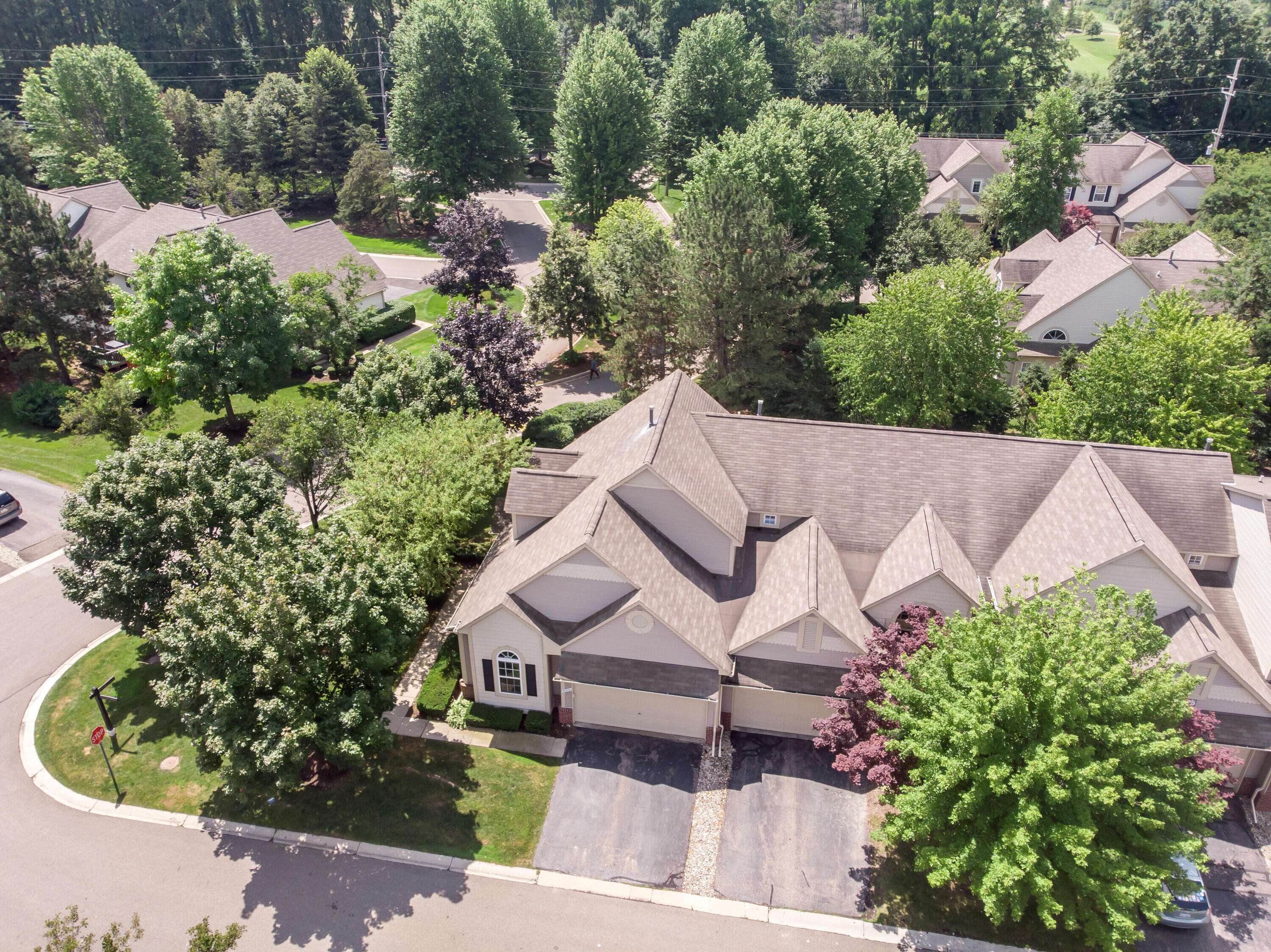 Farmington Hills, MI 48331,38500 Saratoga Circle