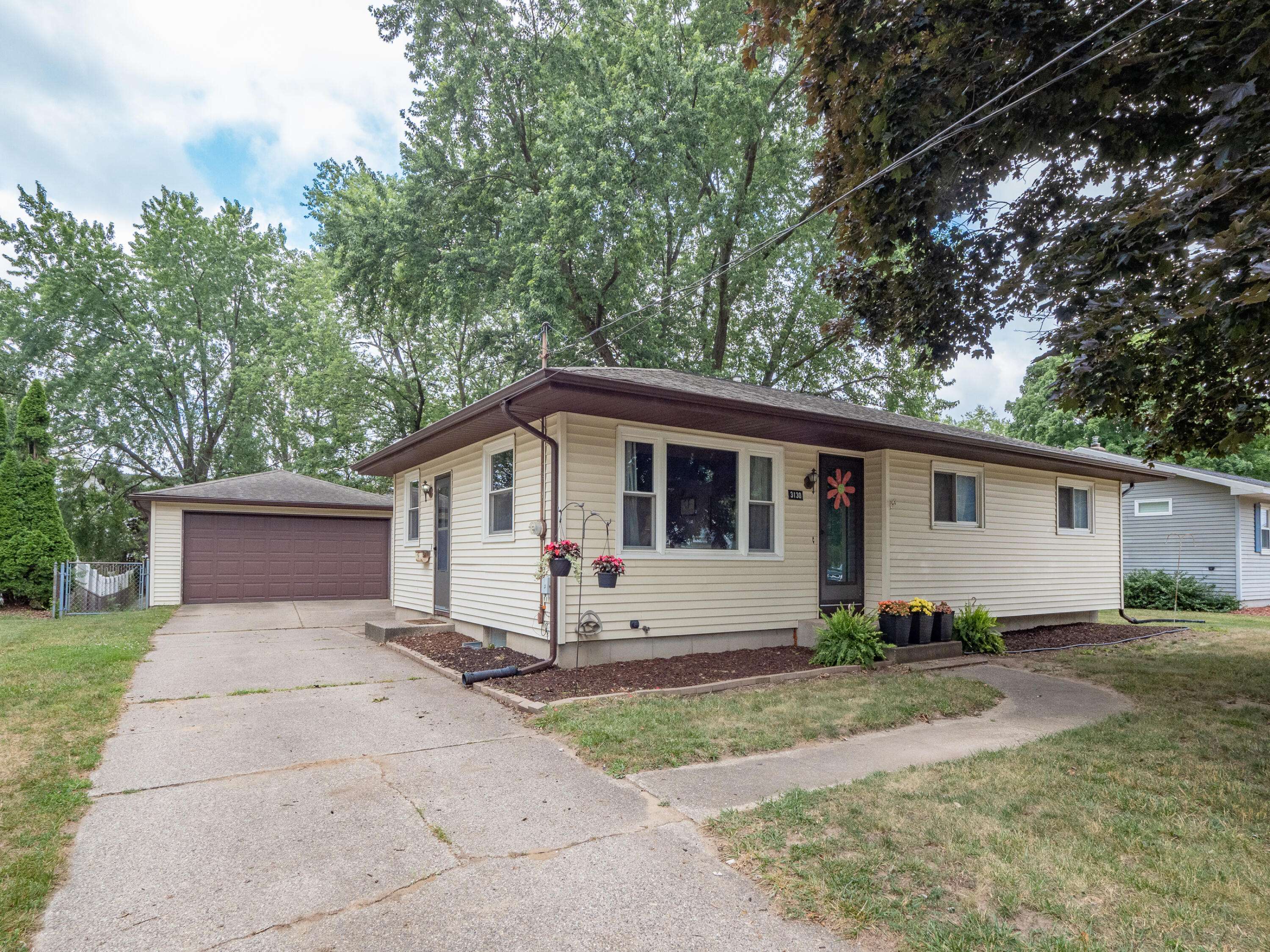 Grandville, MI 49418,3130 27th SW Street