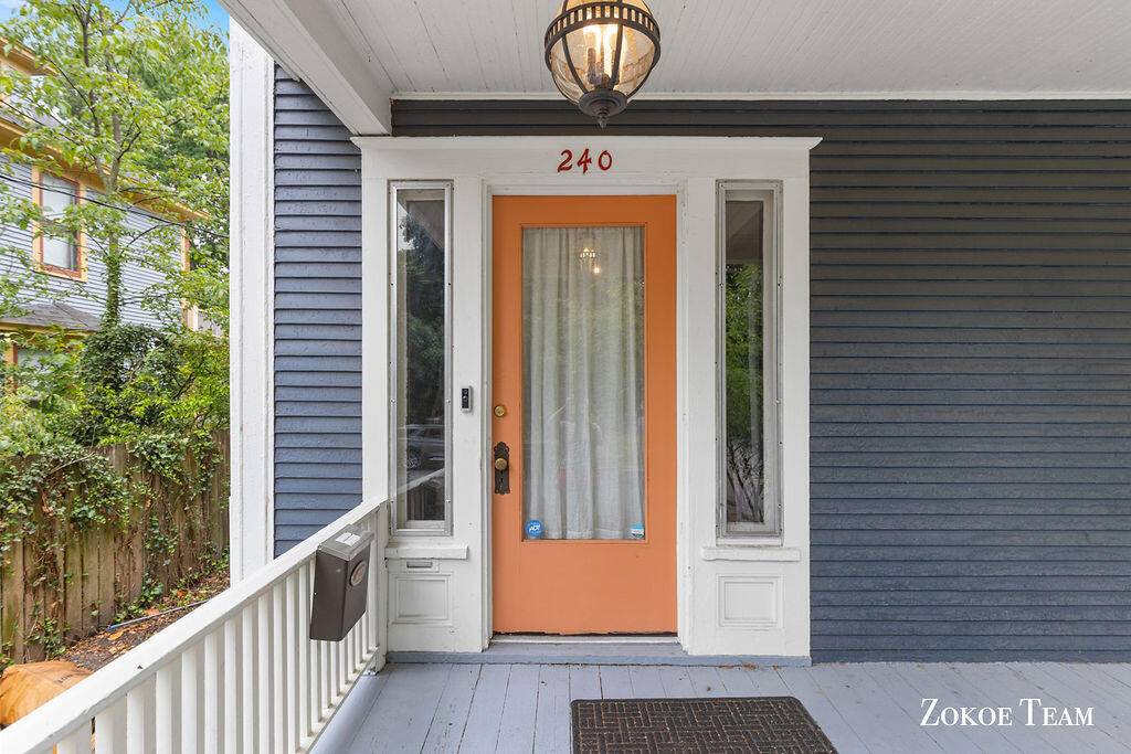 Grand Rapids, MI 49506,240 Calkins SE Avenue