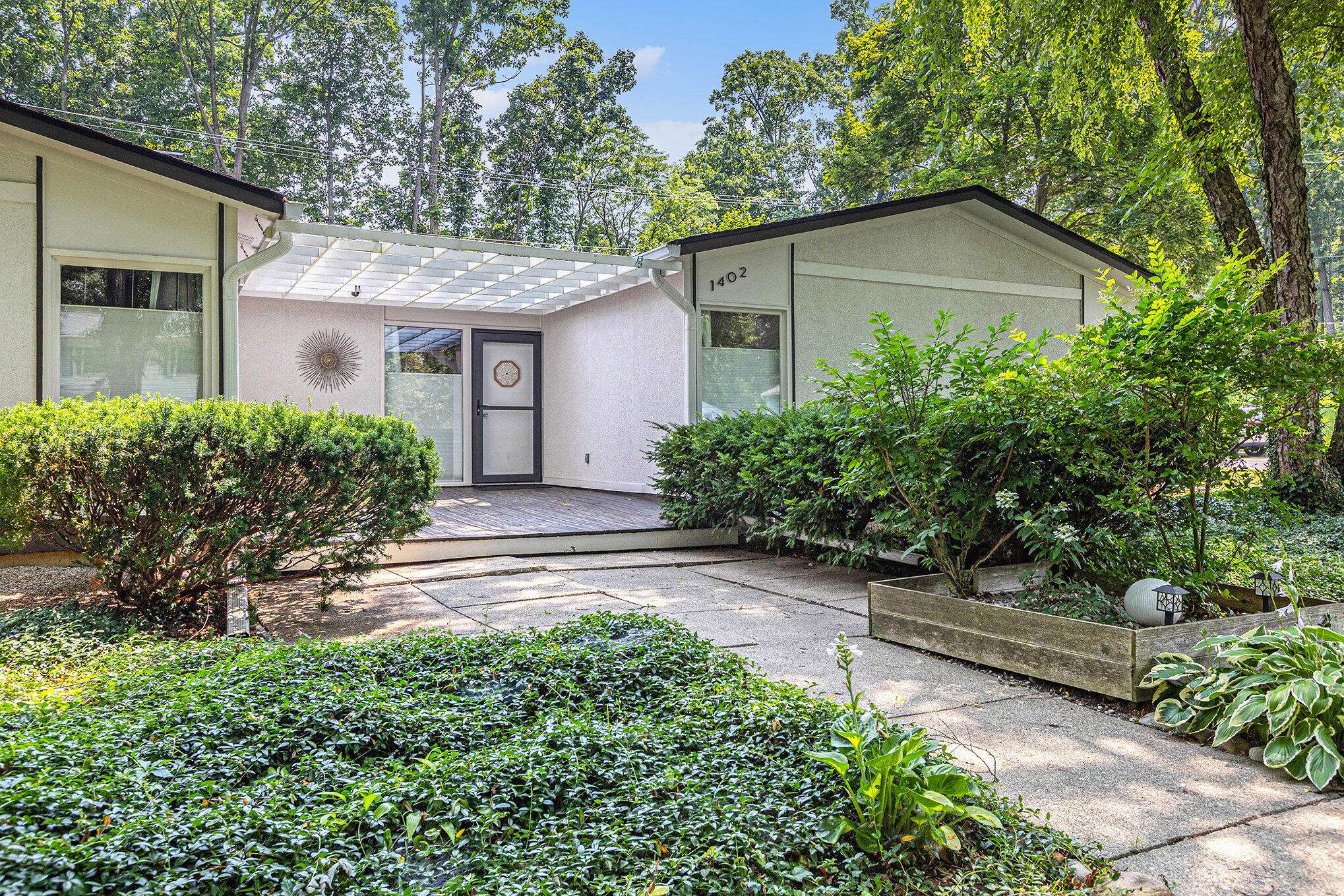 Ann Arbor, MI 48105,1402 Bardstown Trail