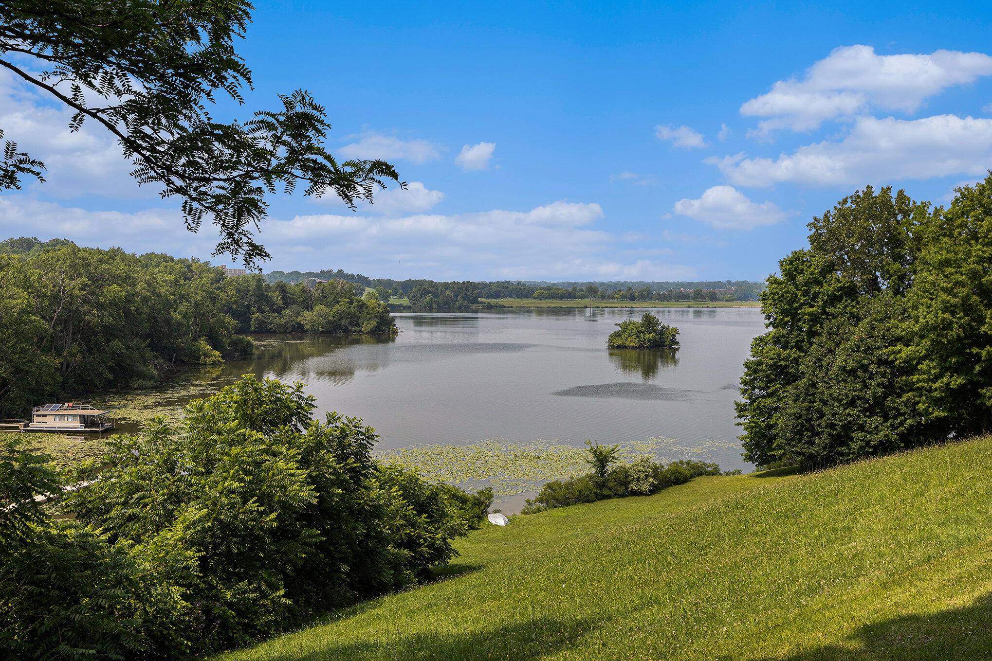 Ypsilanti, MI 48197,7687 S Huron River Drive
