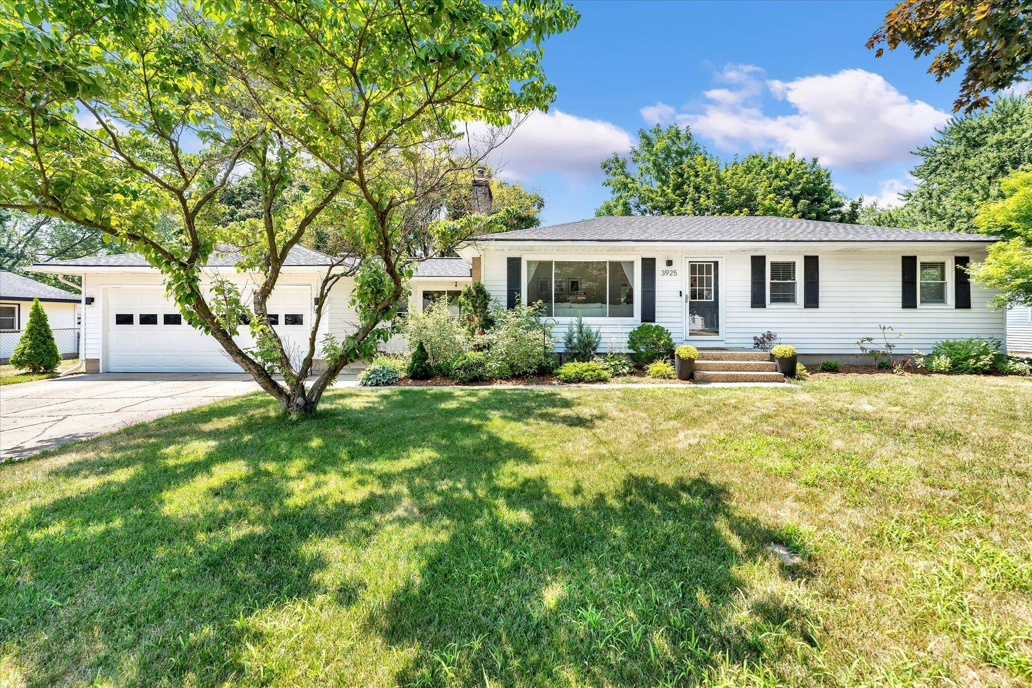 Grand Rapids, MI 49525,3925 Grape NE Avenue