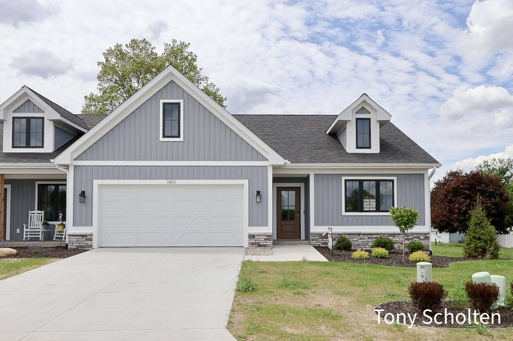 Hudsonville, MI 49426,6324 Blendon Woods Drive #21
