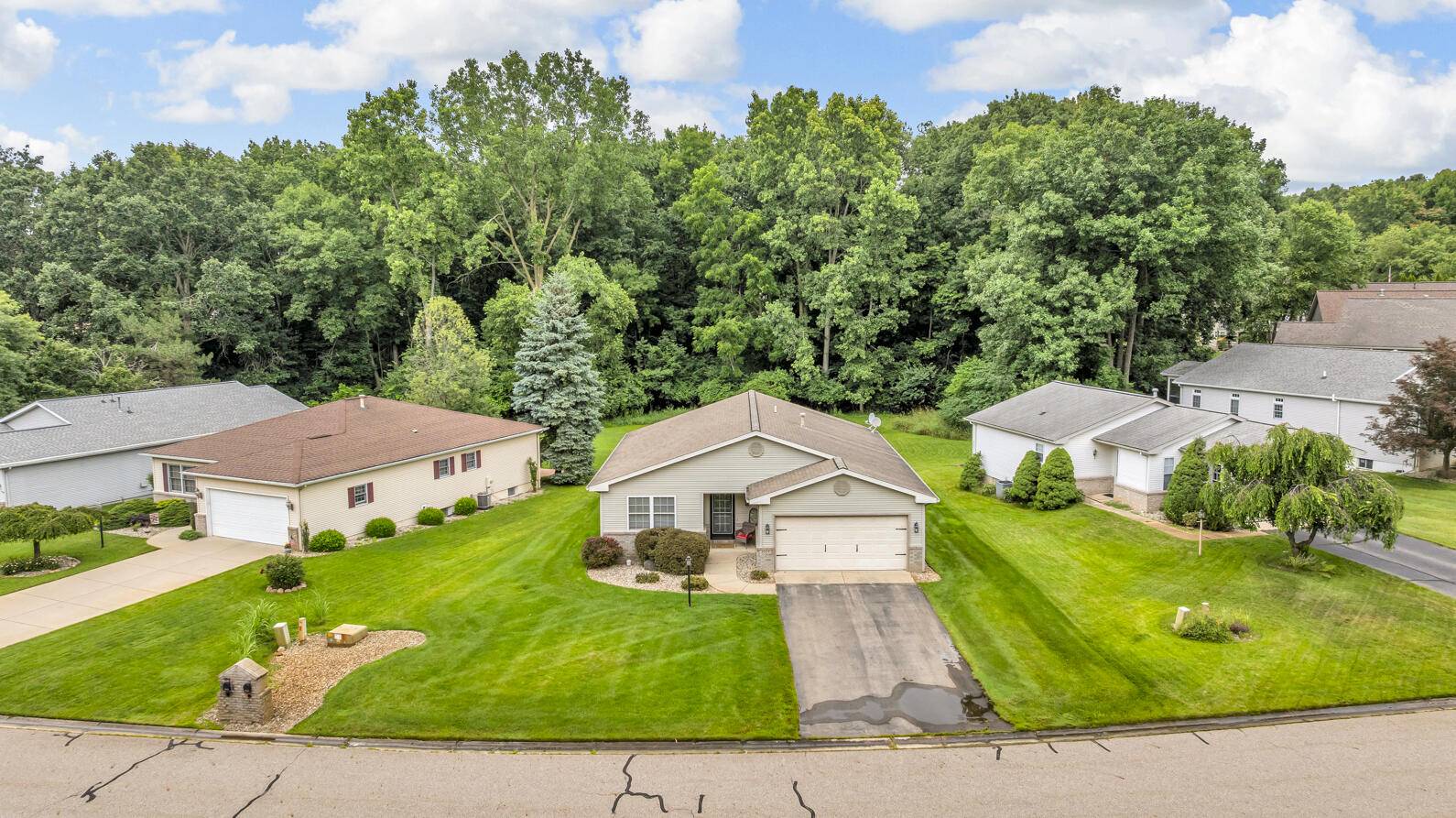 Jackson, MI 49203,3006 S Wood Dale Drive