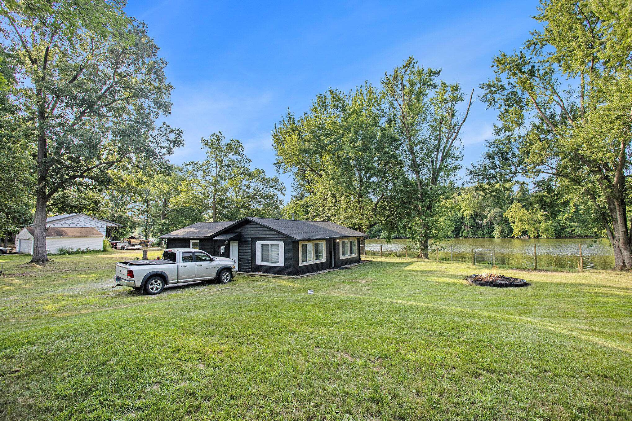 Three Rivers, MI 49093,58730 Ash Road