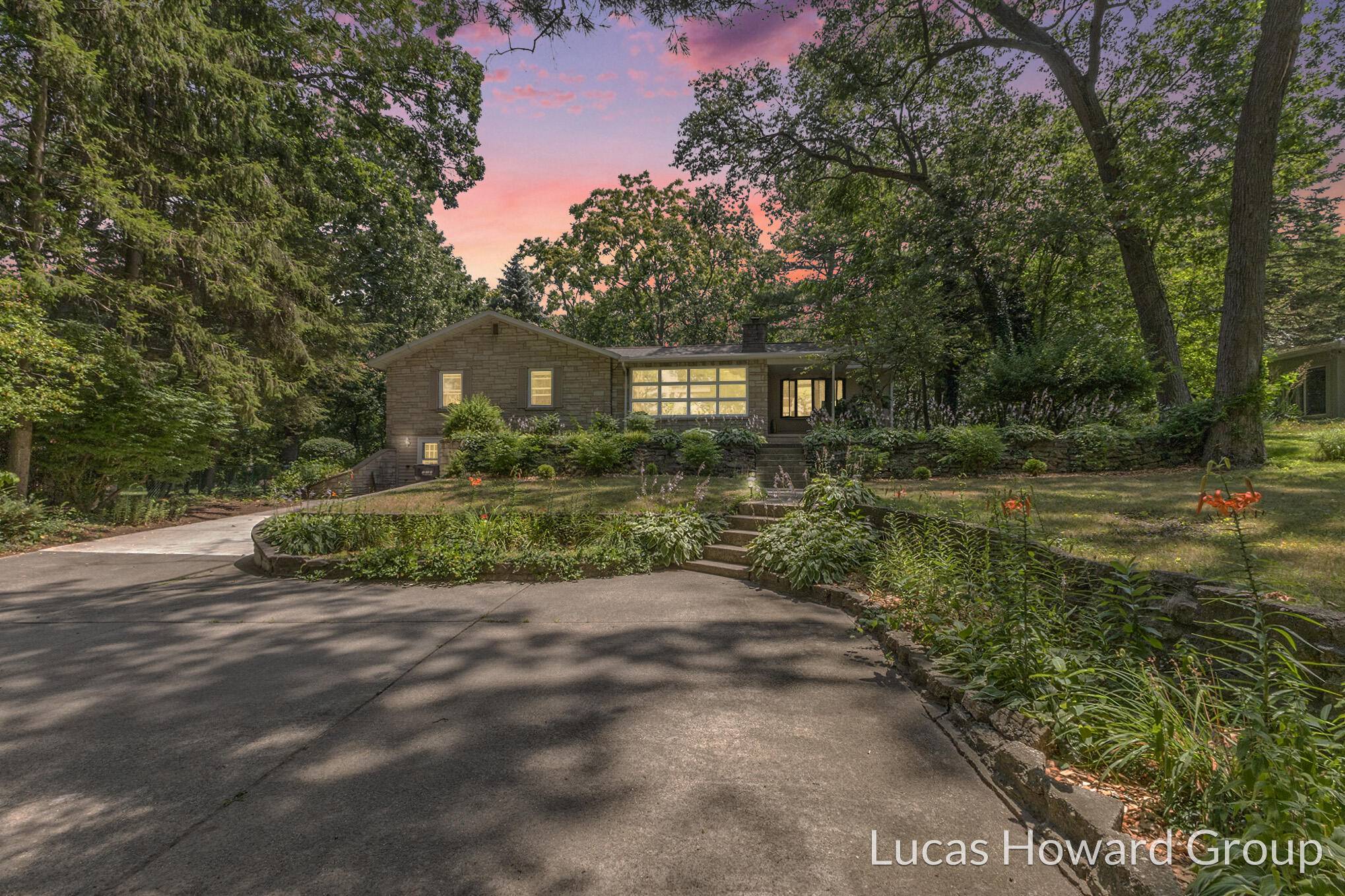 Spring Lake, MI 49456,17708 Oakwood Drive
