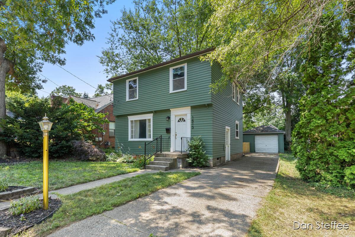 Grand Rapids, MI 49506,1513 Sylvan SE Avenue