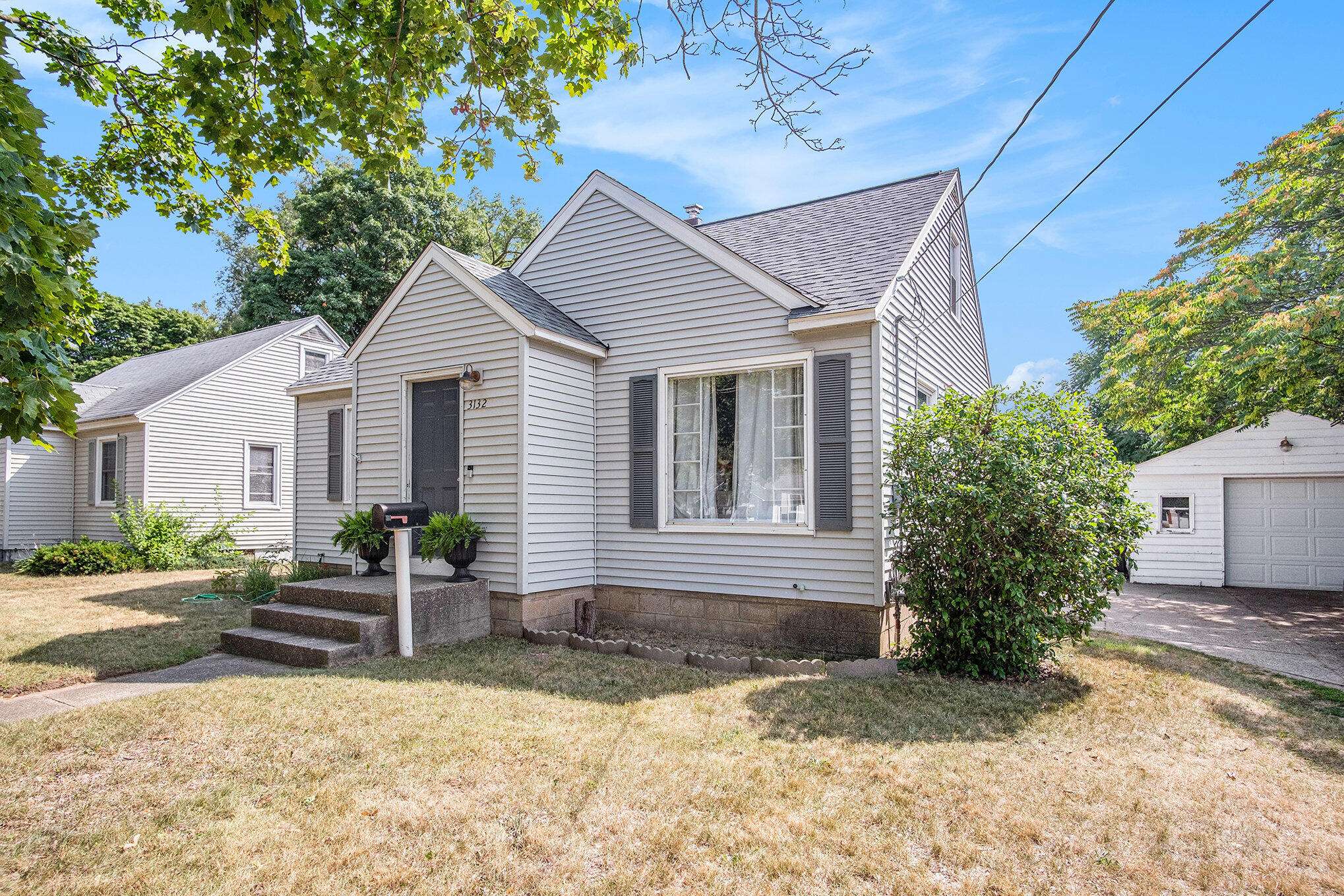 Wyoming, MI 49509,3132 Woodward SW Avenue
