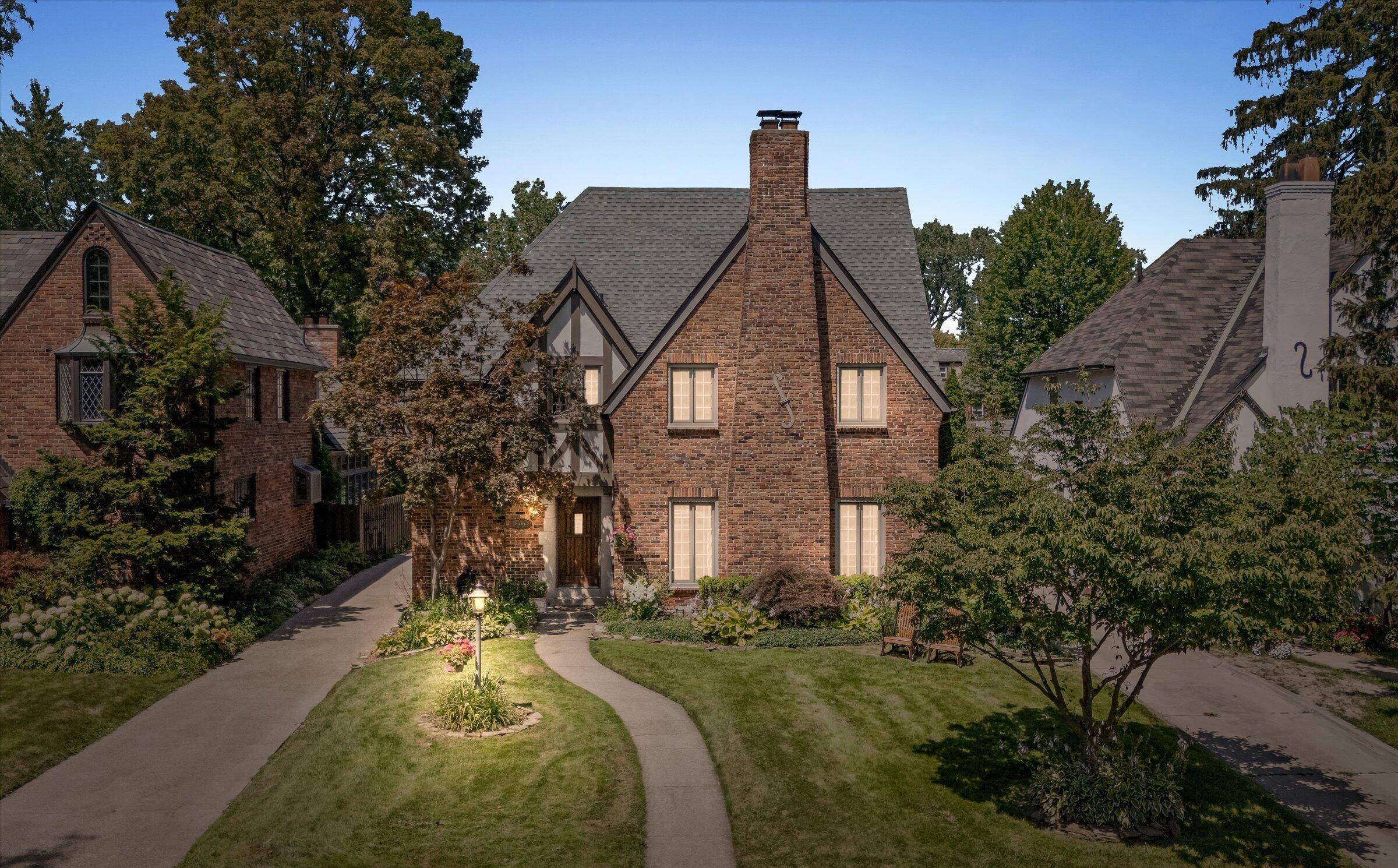 Huntington Woods, MI 48070,8286 Huntington Road