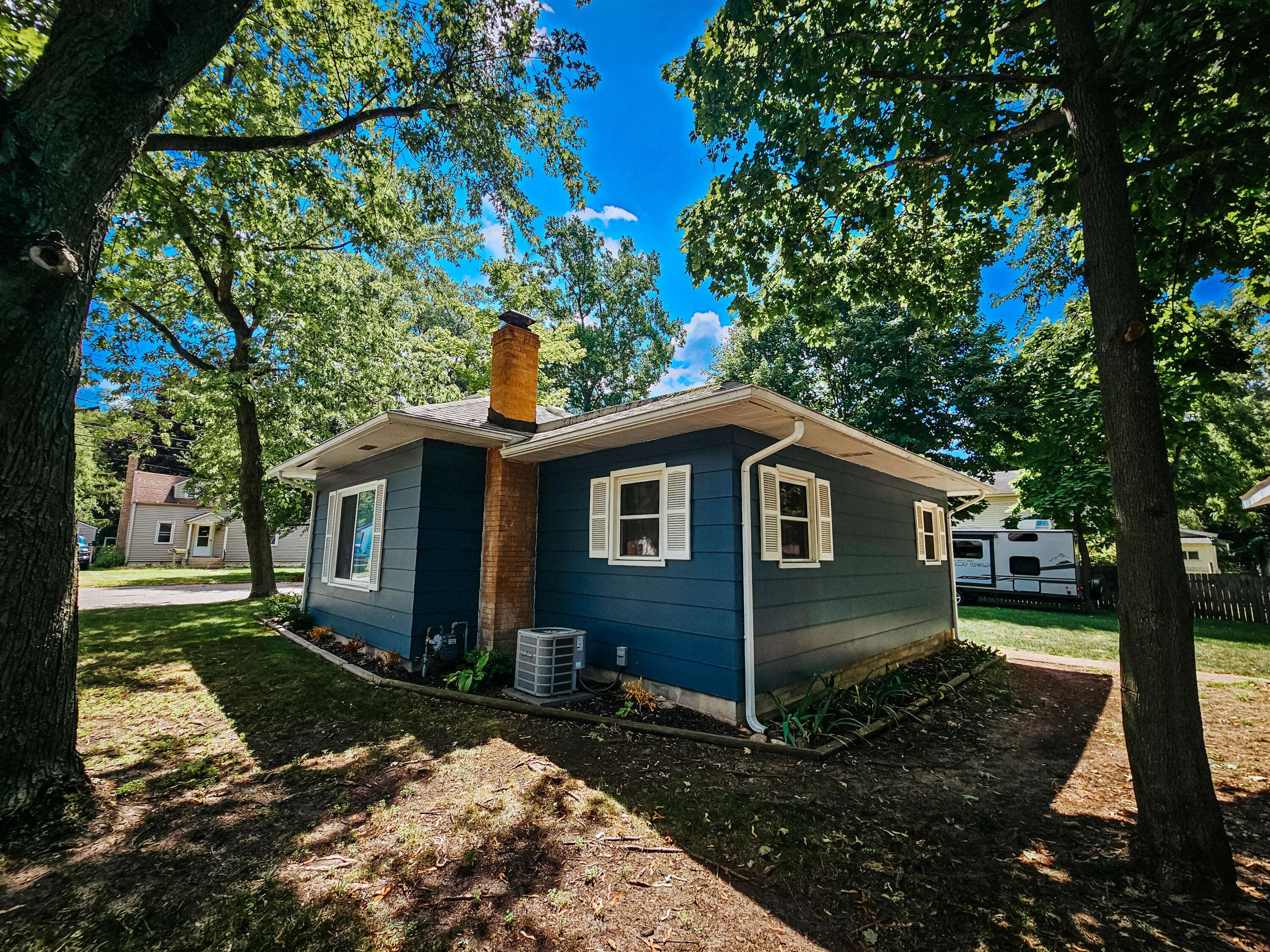 Hillsdale, MI 49242,58 Salem Street