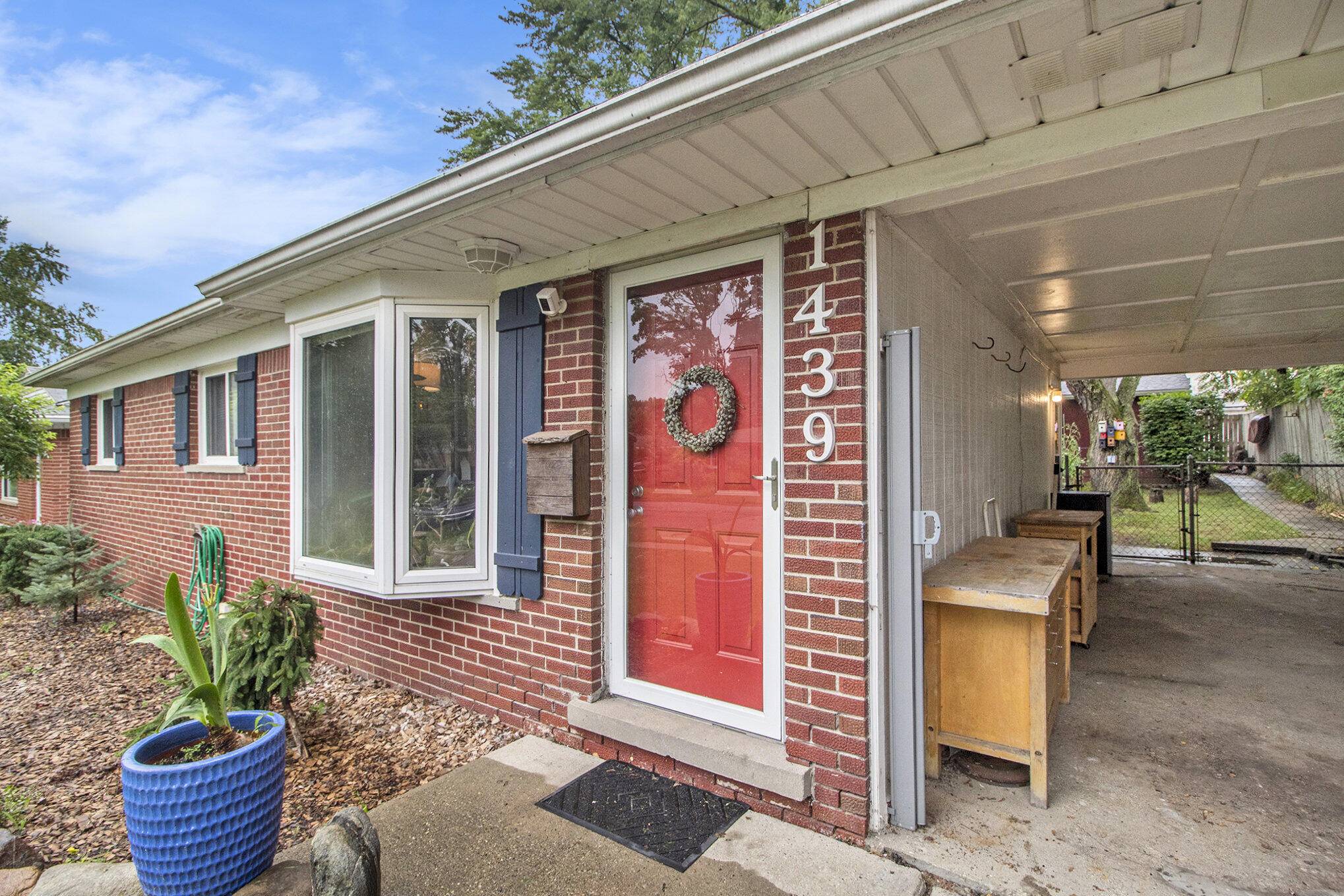 Ypsilanti, MI 48197,1439 Whittier Road