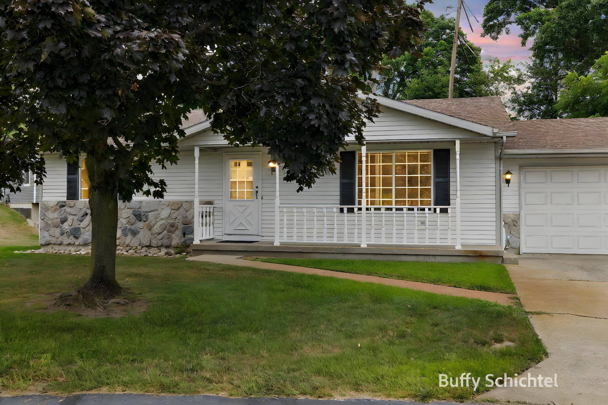 Comstock Park, MI 49321,211 York View NW Place