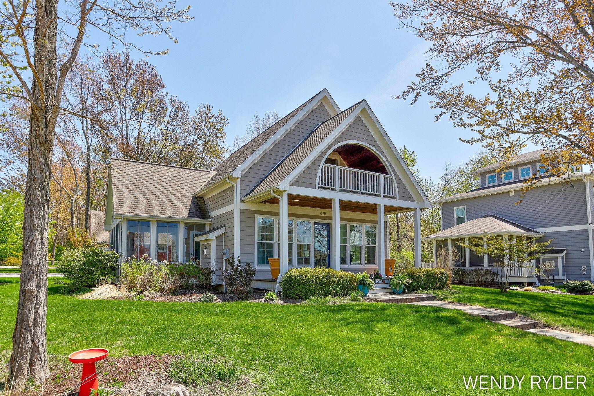 South Haven, MI 49090,475 Lakeshore Drive
