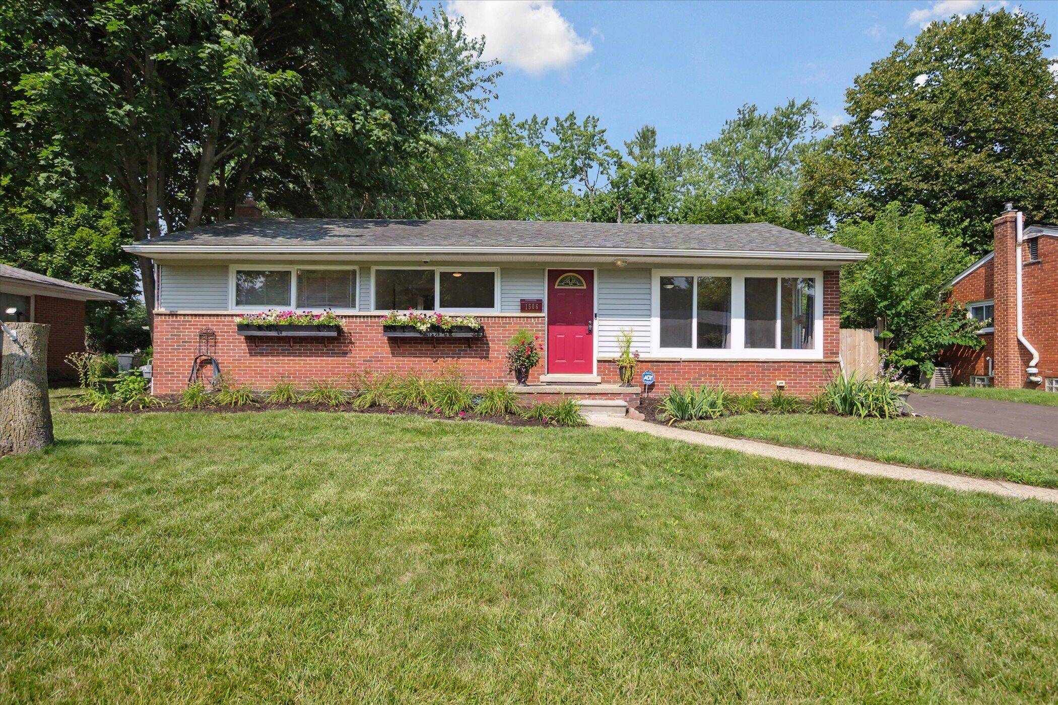 Ann Arbor, MI 48103,1506 Granada Avenue