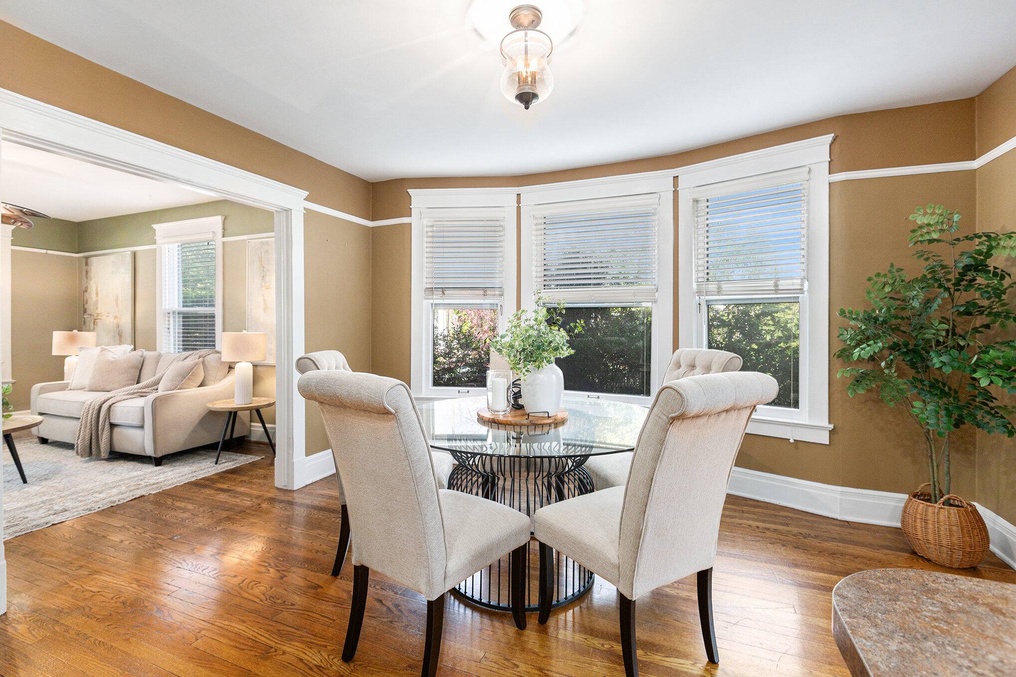 Ann Arbor, MI 48103,721 W Washington Street