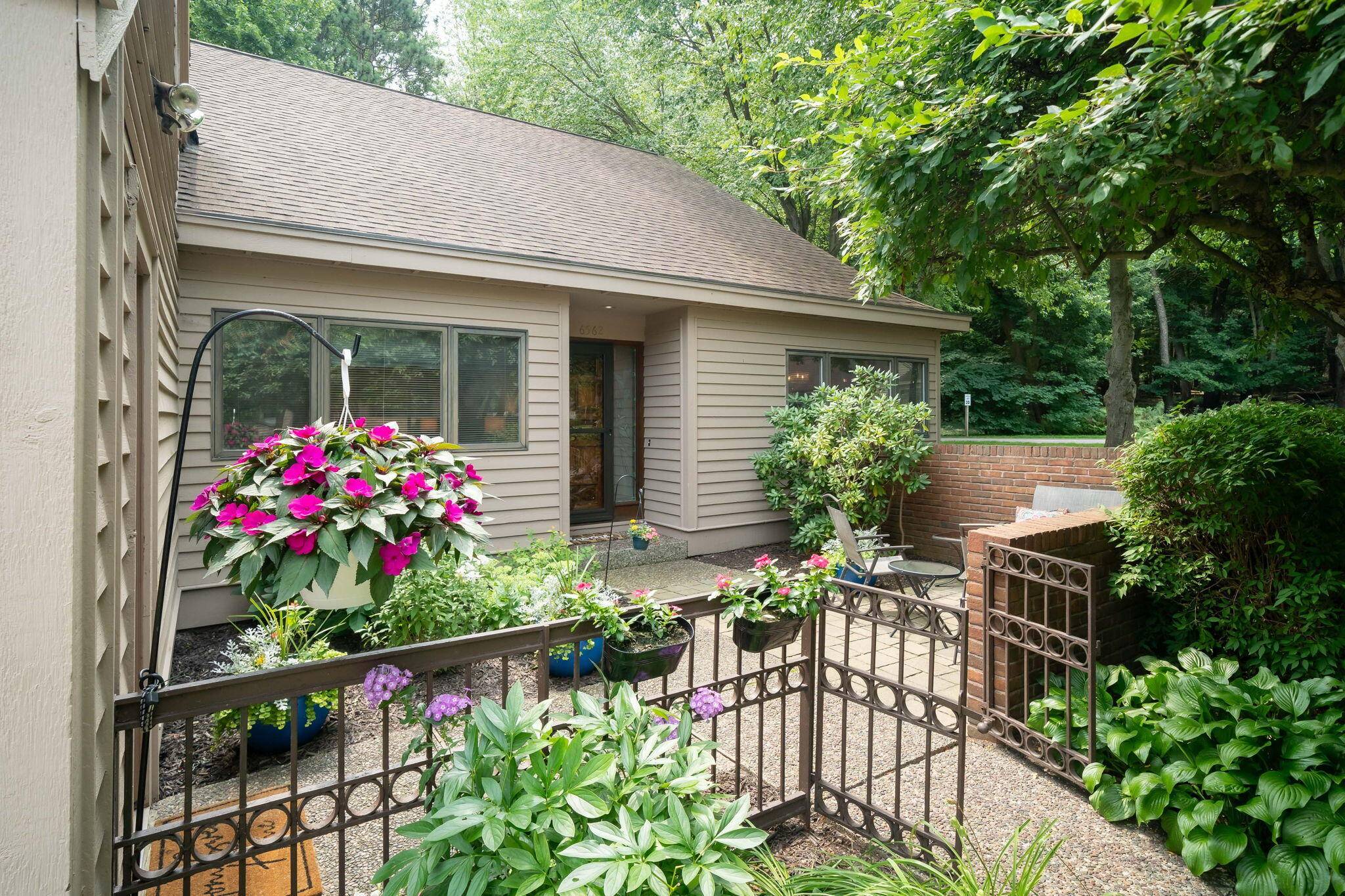 Grand Rapids, MI 49546,6562 Glaston SE Court